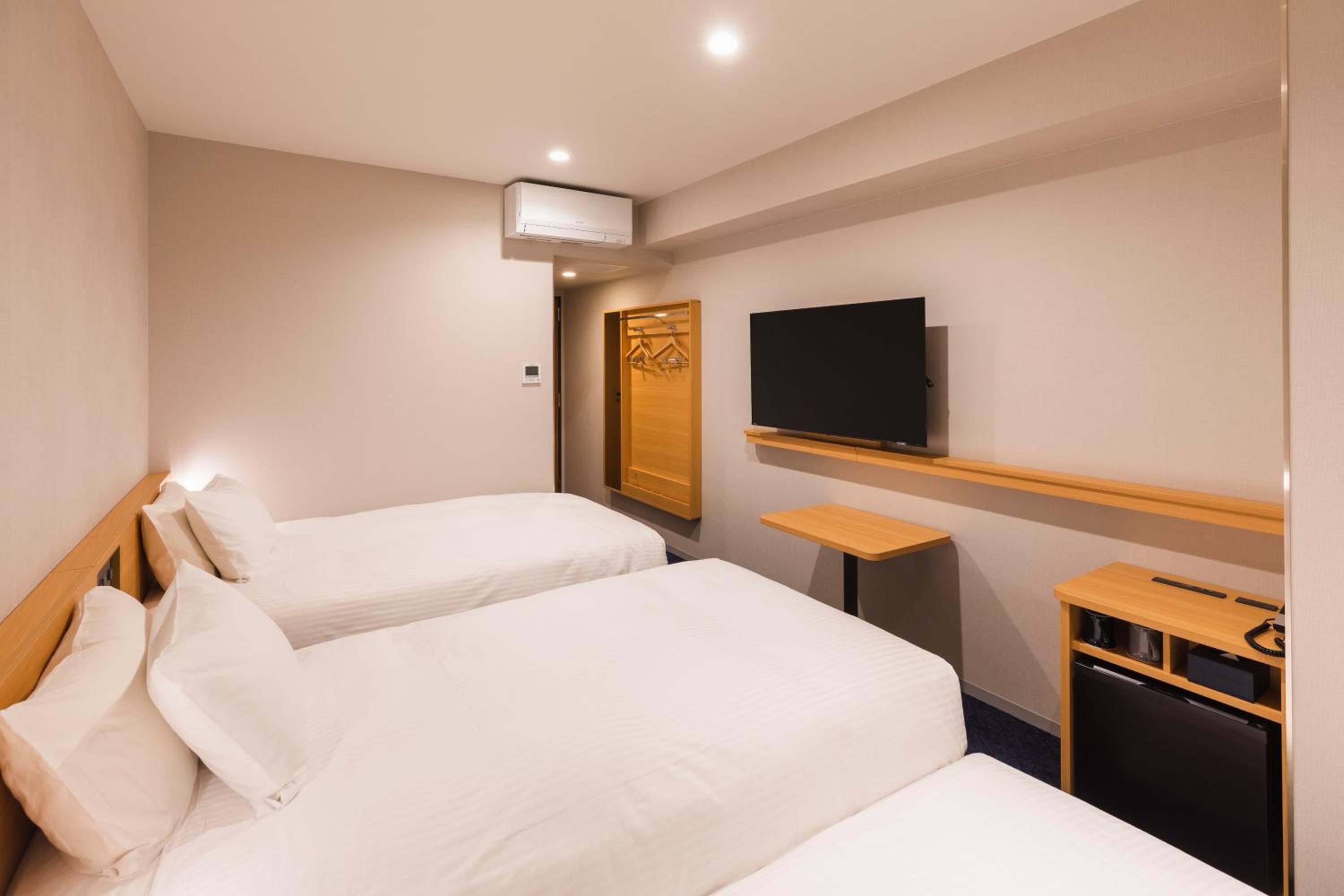 Superior Triple Room - Non-Smoking - Photo 5