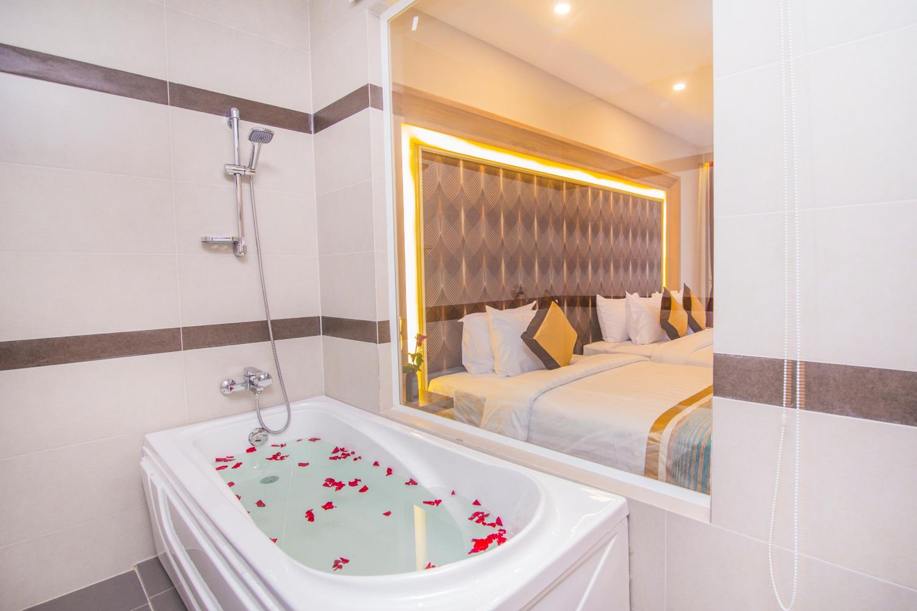 Deluxe Twin Room - Photo 6