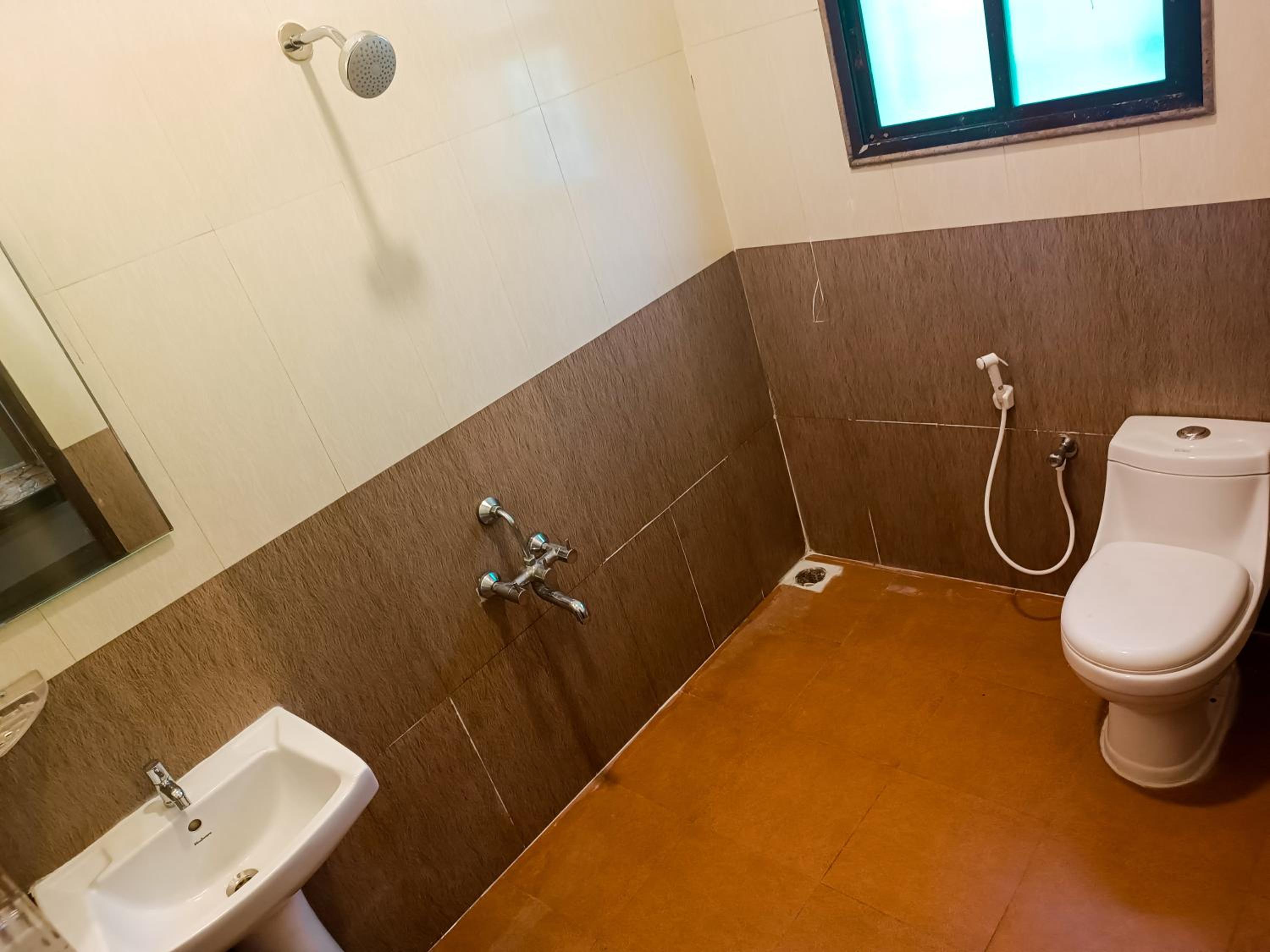 Deluxe Double Room with Balcony photo 2