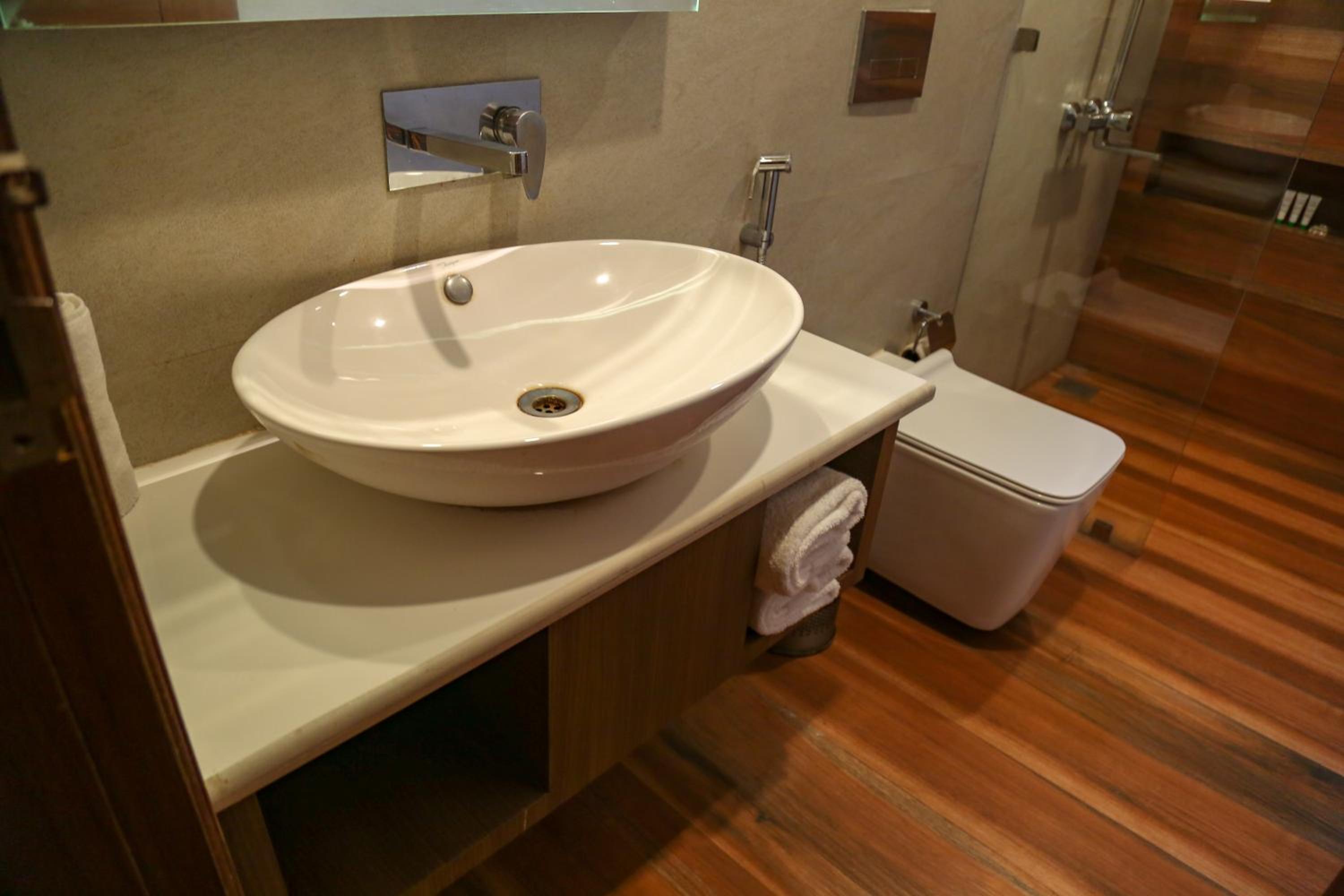 Deluxe Rooms - Photo 9