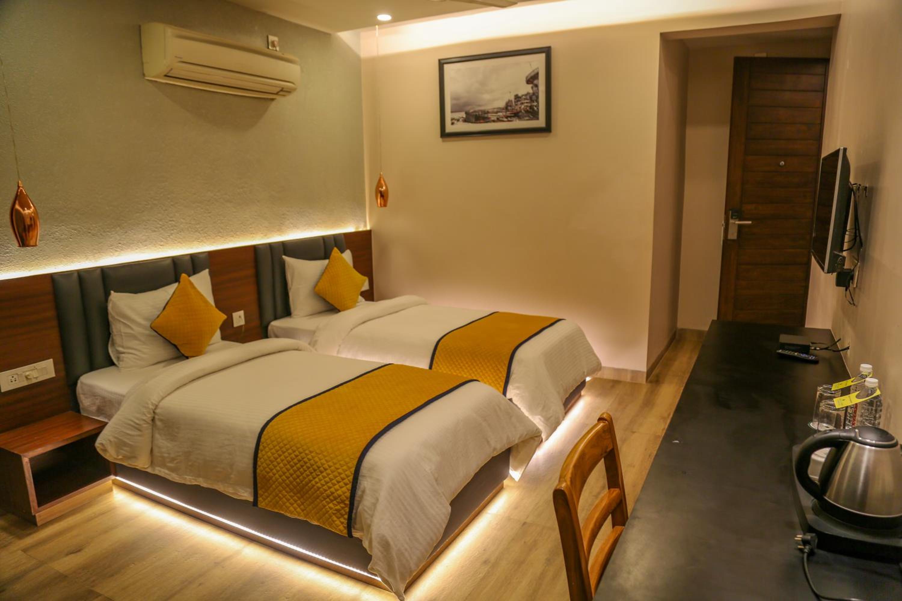 Superior Double or Twin Room - Photo 1