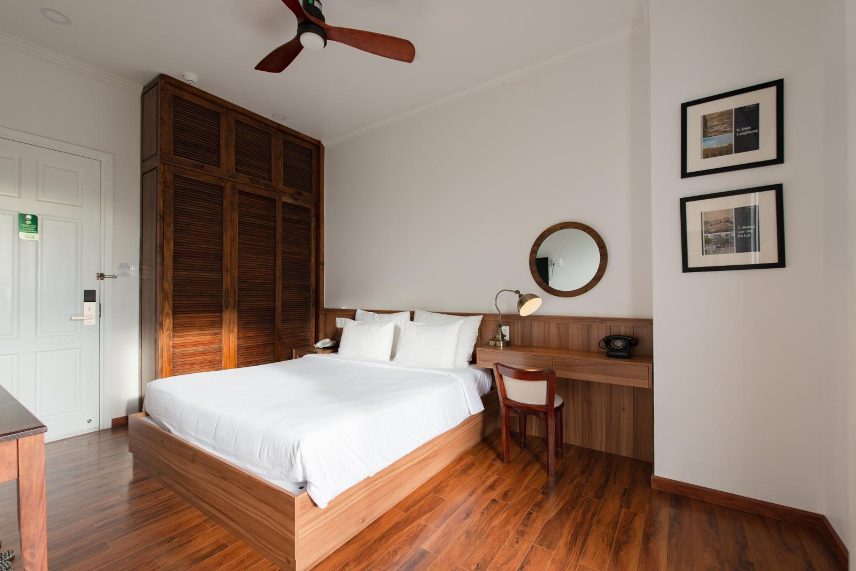 Superior Double Room with Balcony - Photo 4