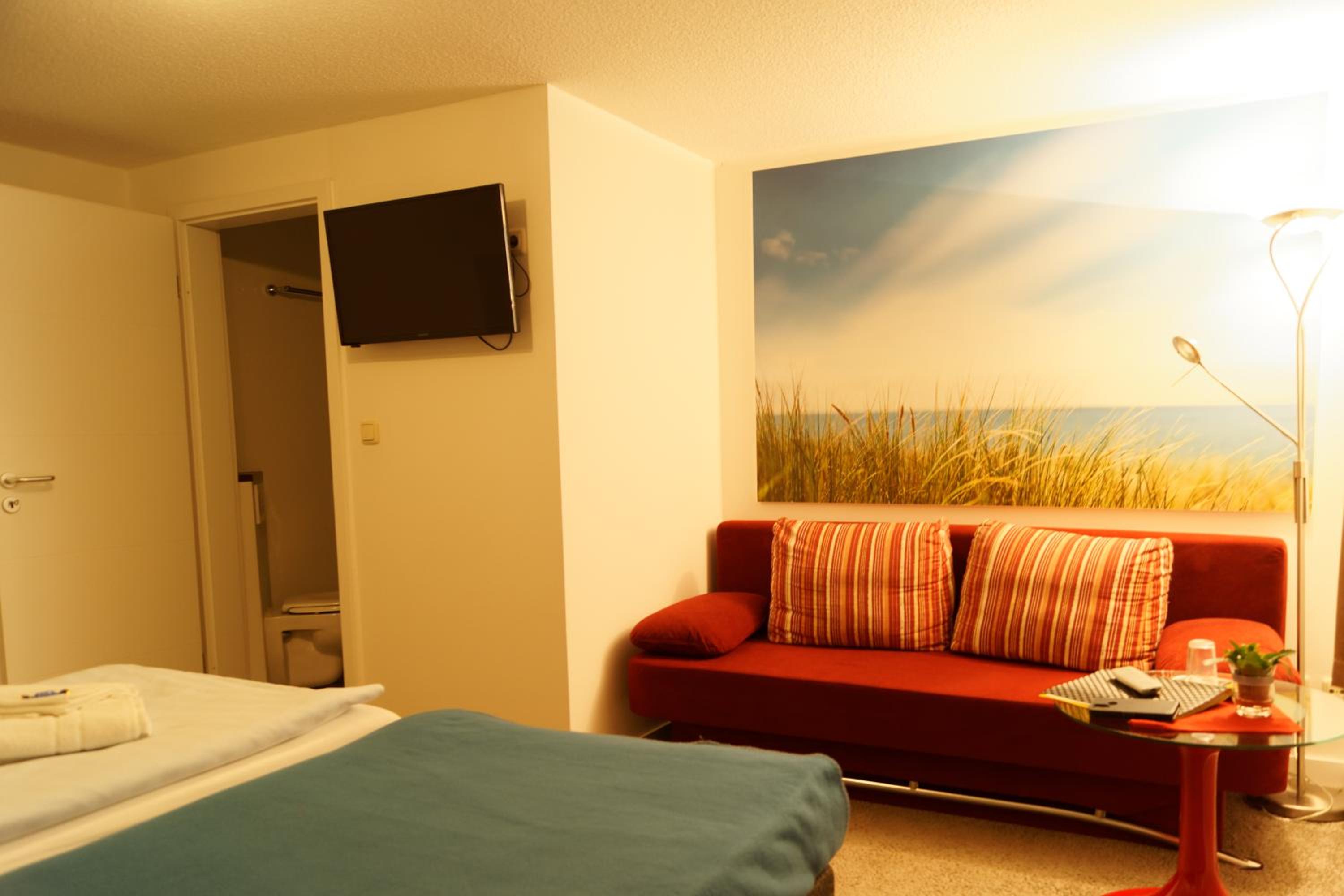 Double or Twin Room with Bathroom photo 1
