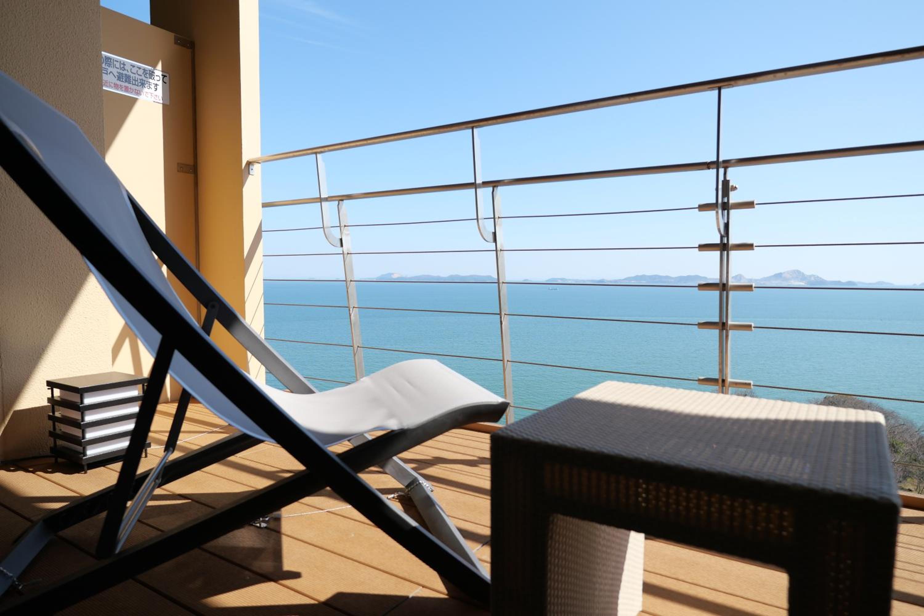 Superior Twin Room - Ocean View Top Floor with Shower Booth ＆ Deck - Photo 2