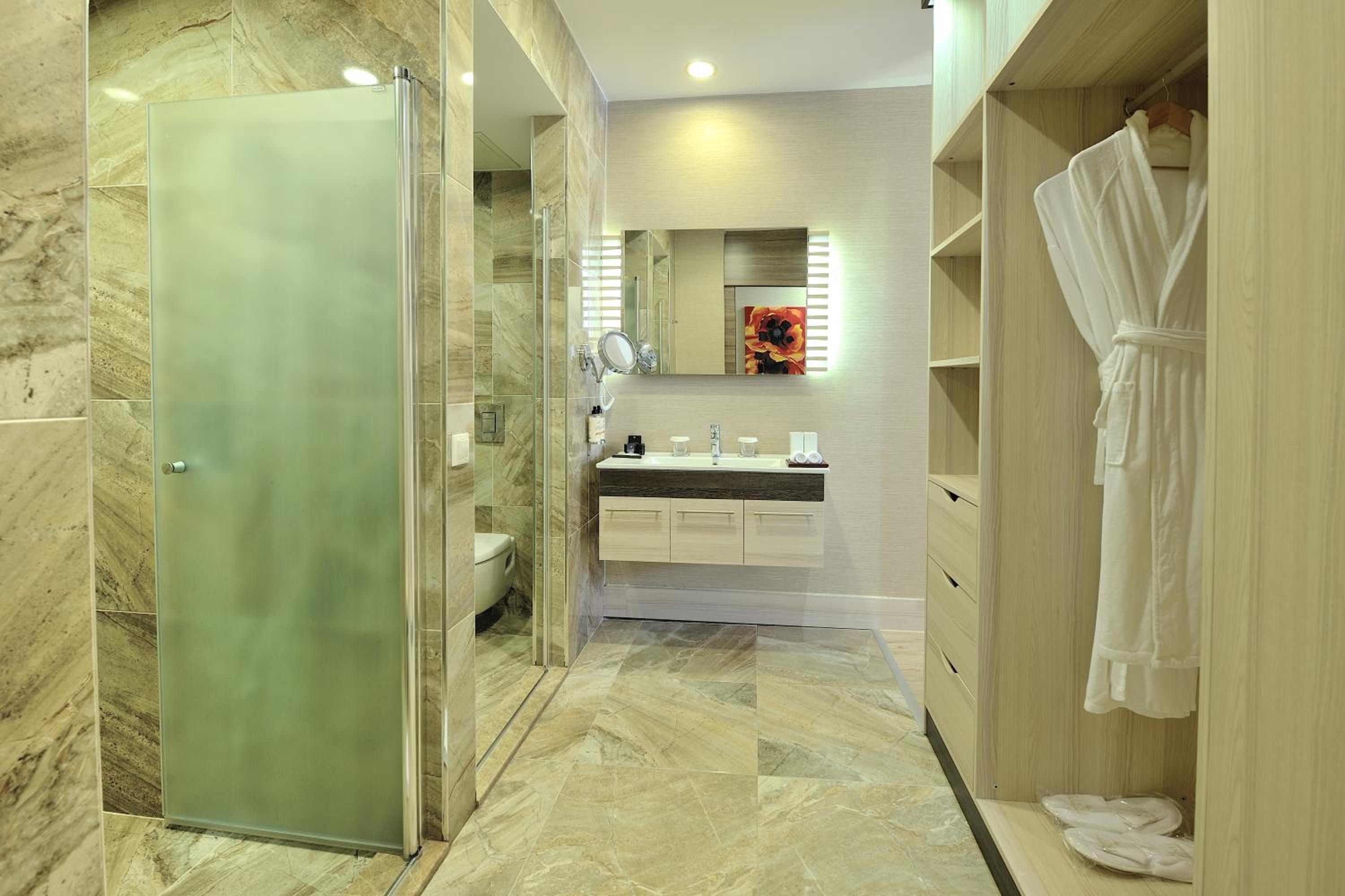 Deluxe Room - Photo 2