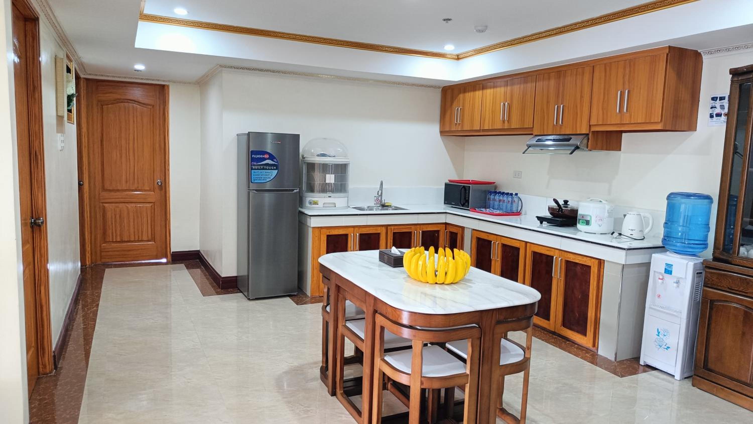 Superior Family Room - Photo 12