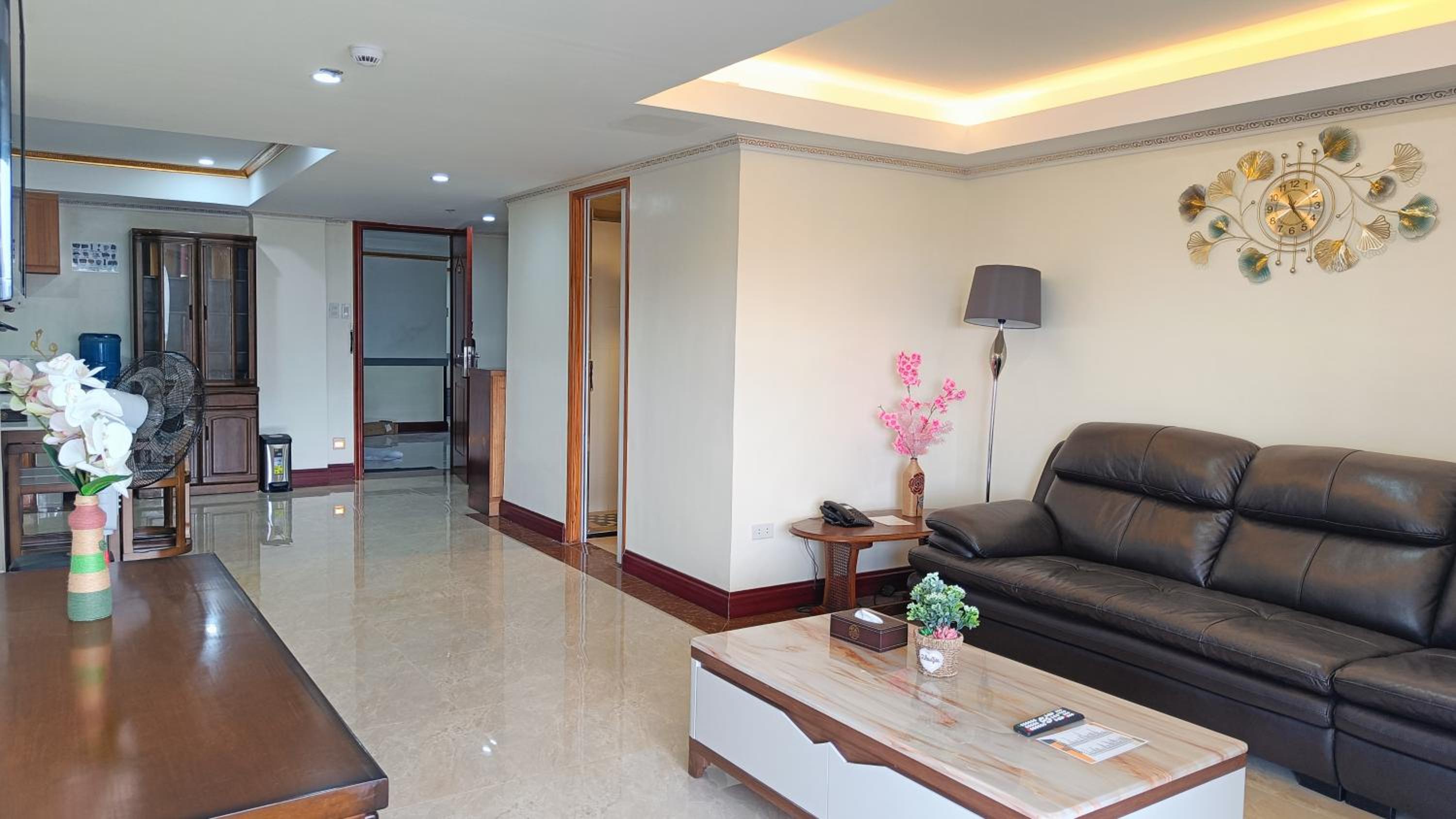 Superior Family Room - Photo 13
