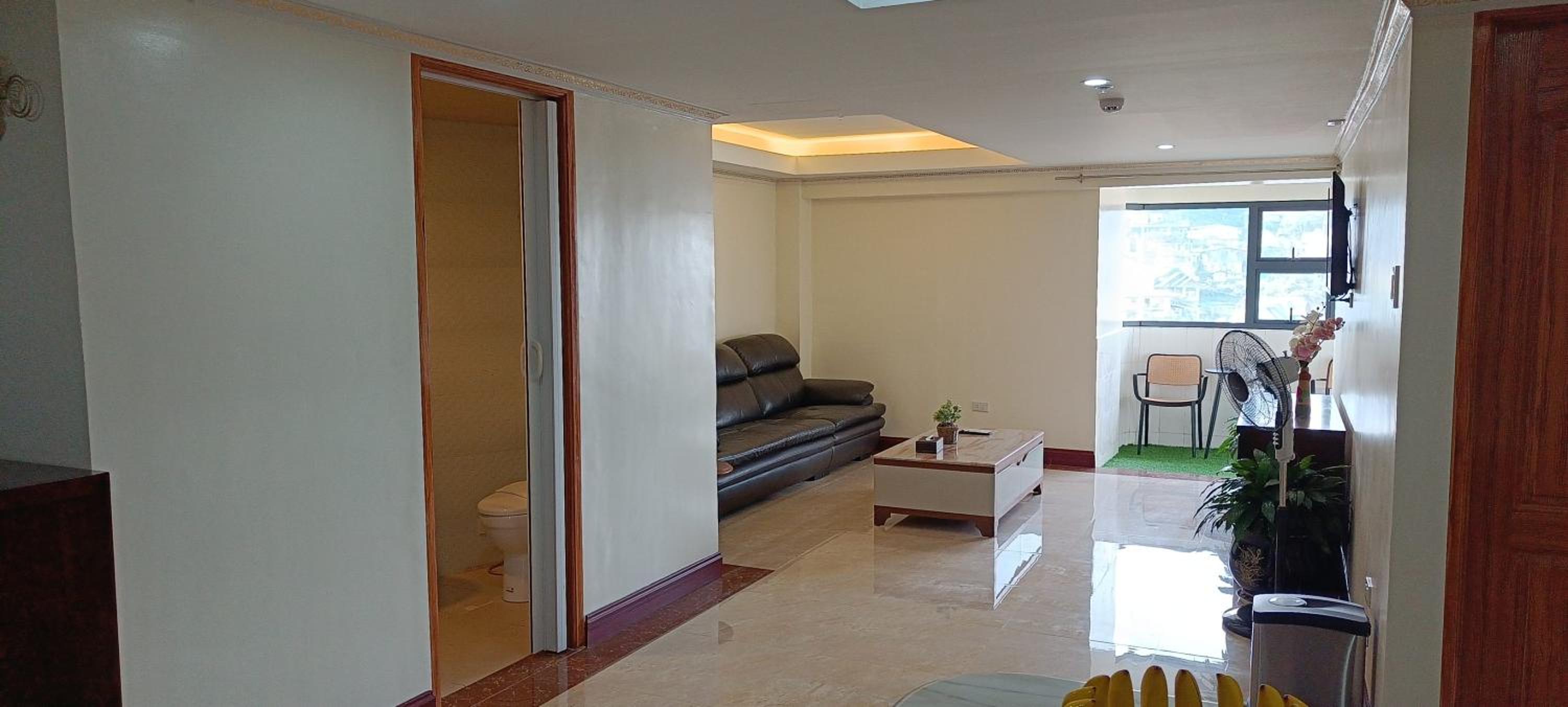 Superior Family Room - Photo 9