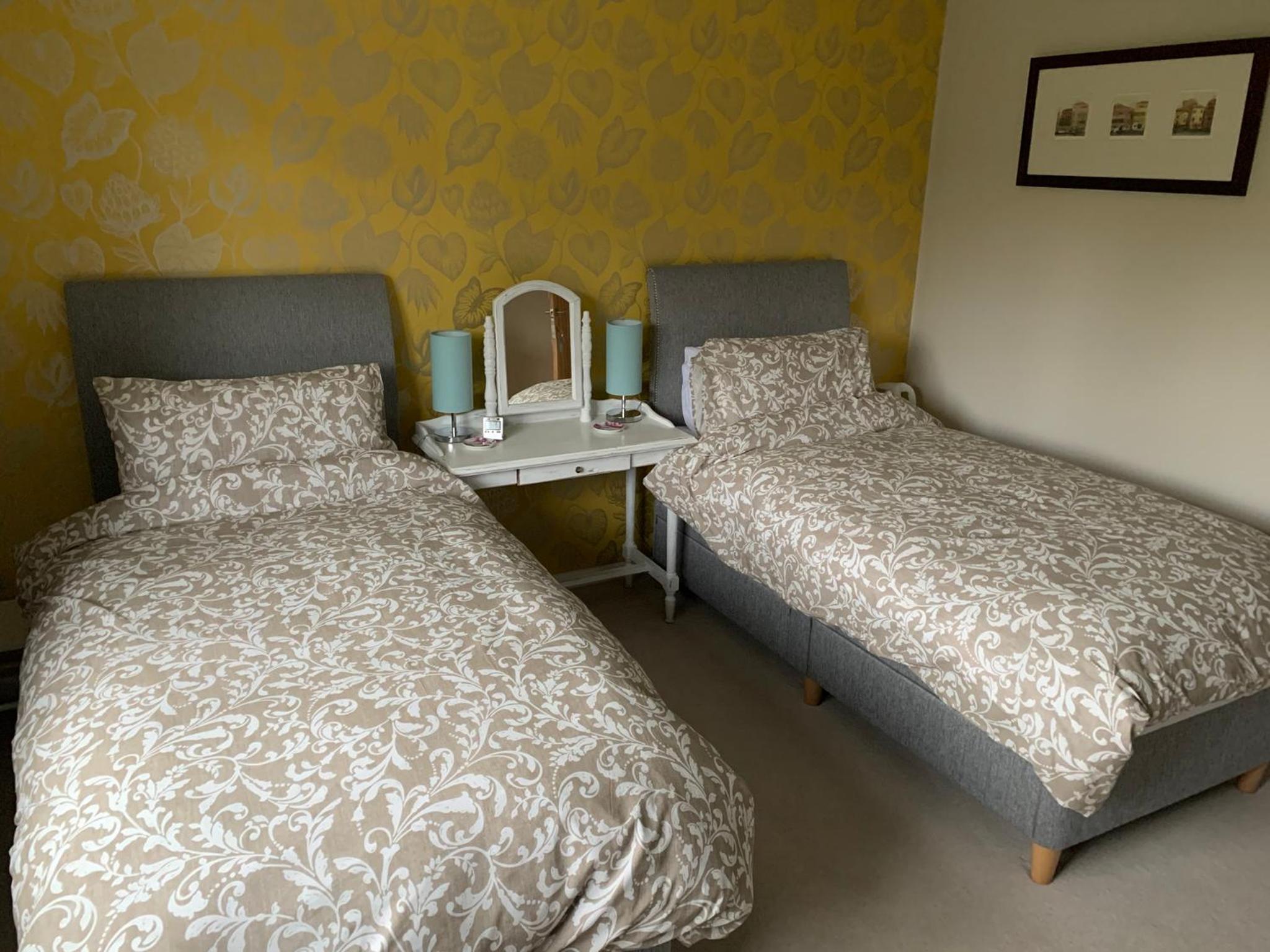 Twin Room - Photo 3