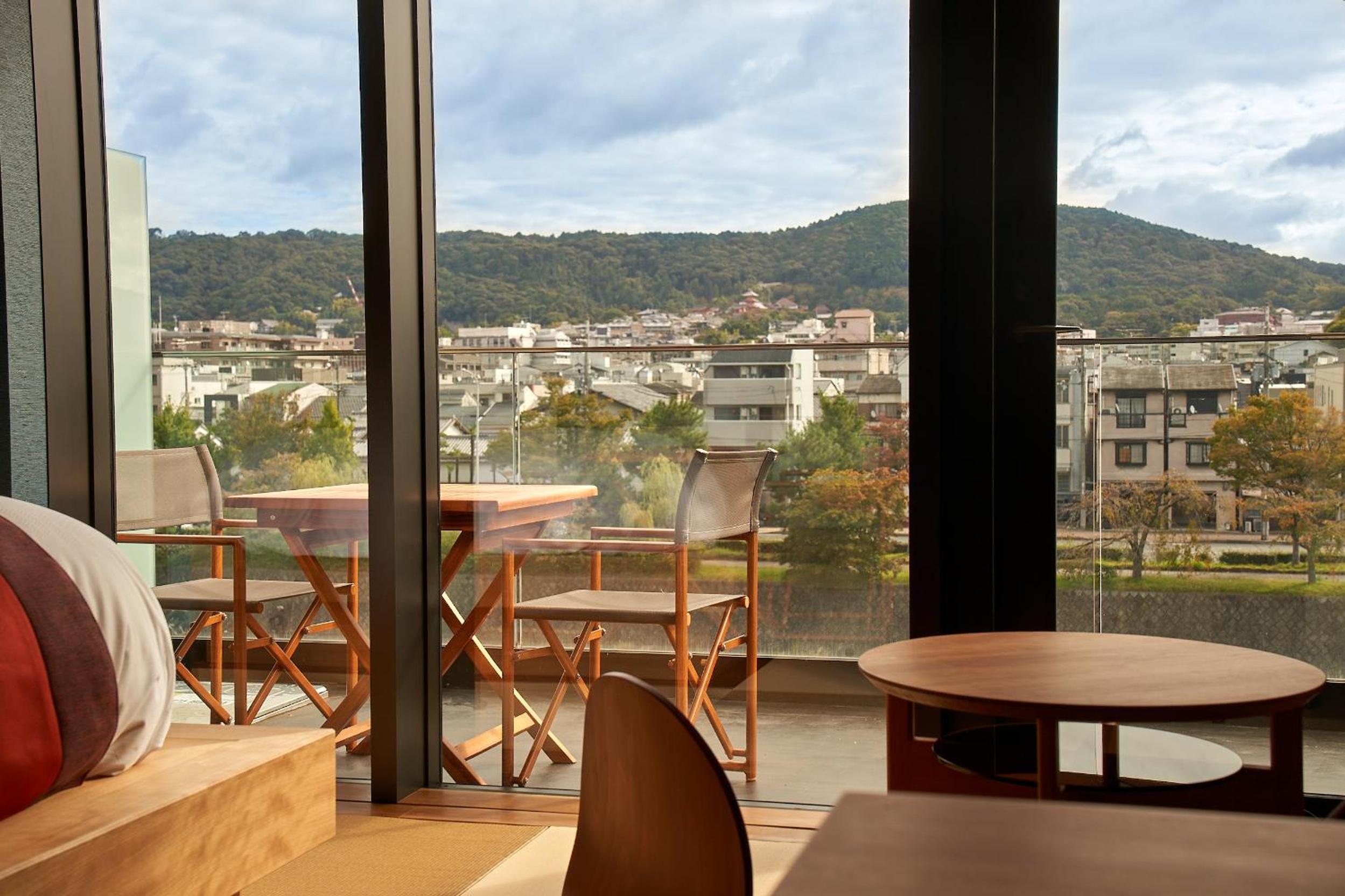 Deluxe Double Room with Balcony - Photo 6
