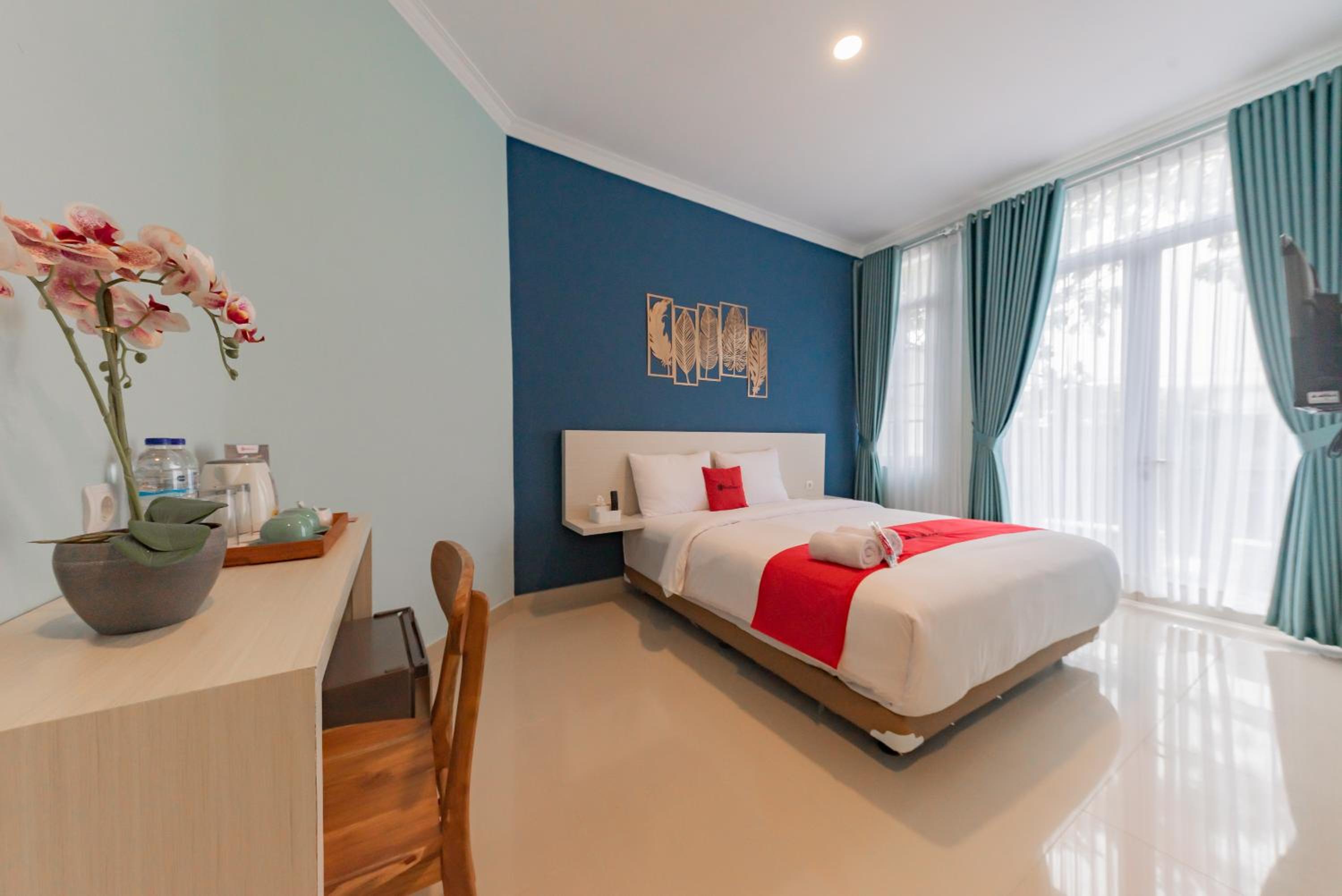 Deluxe Room - Photo 1