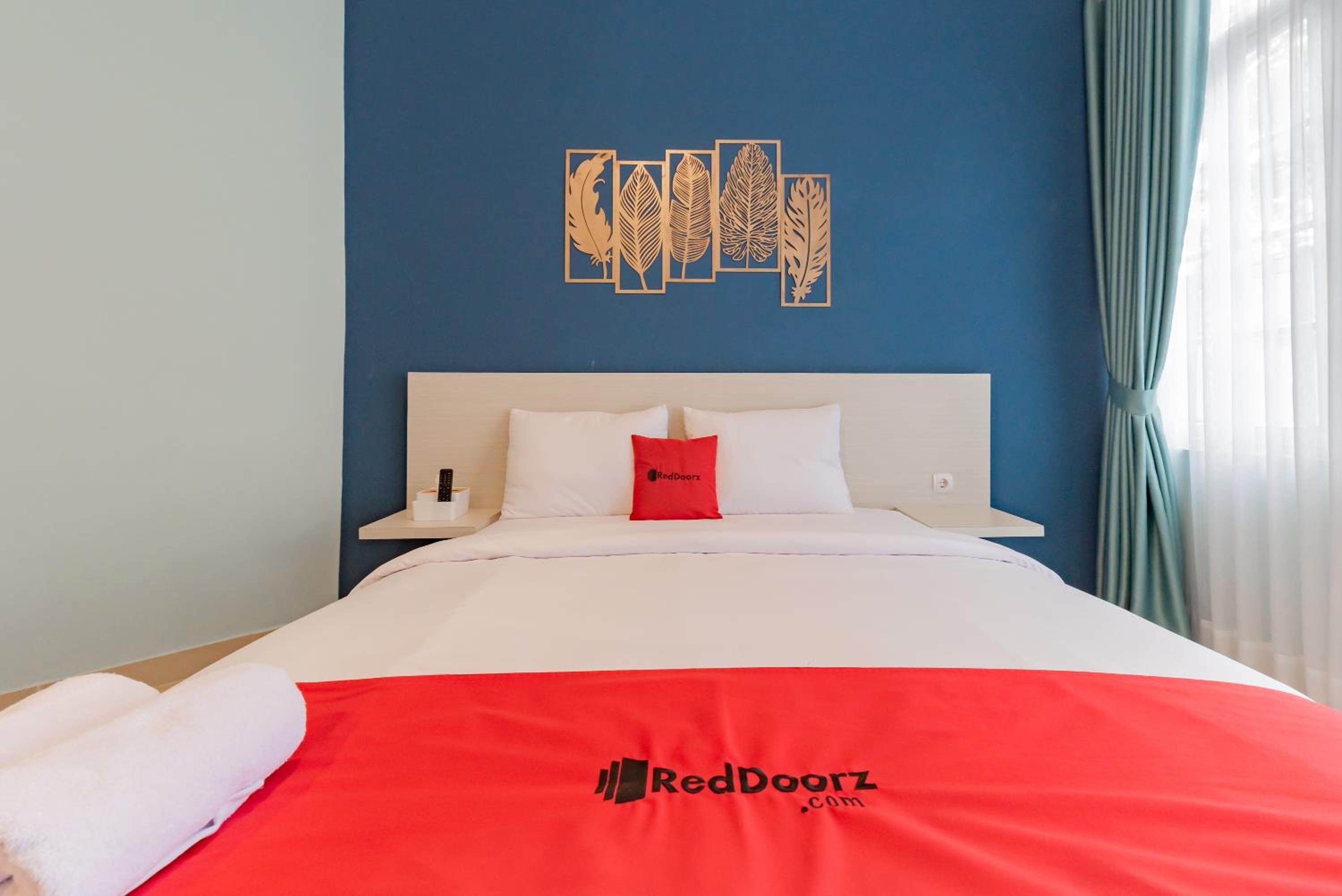 Deluxe Room - Photo 5