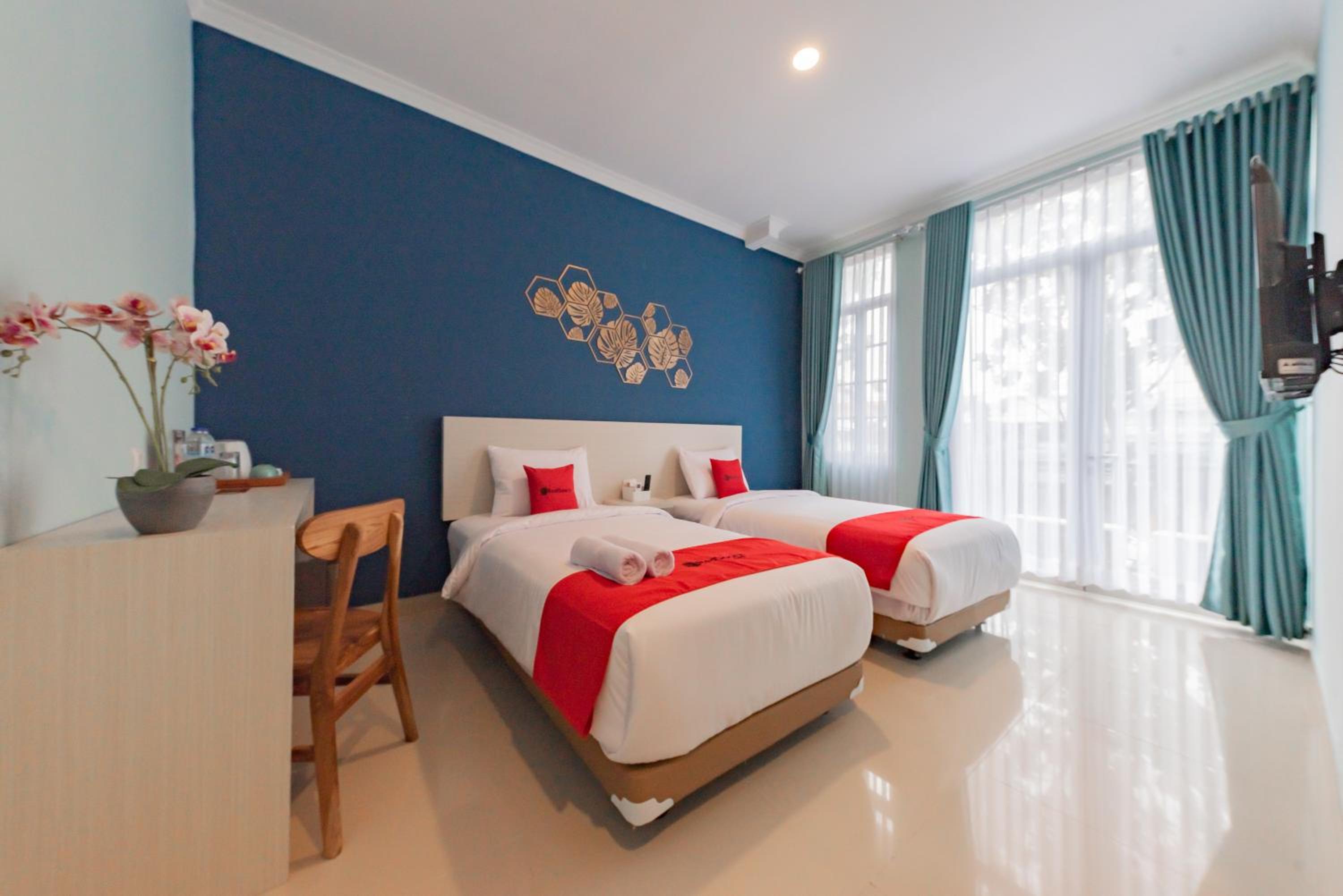 Deluxe Twin Room - Photo 1