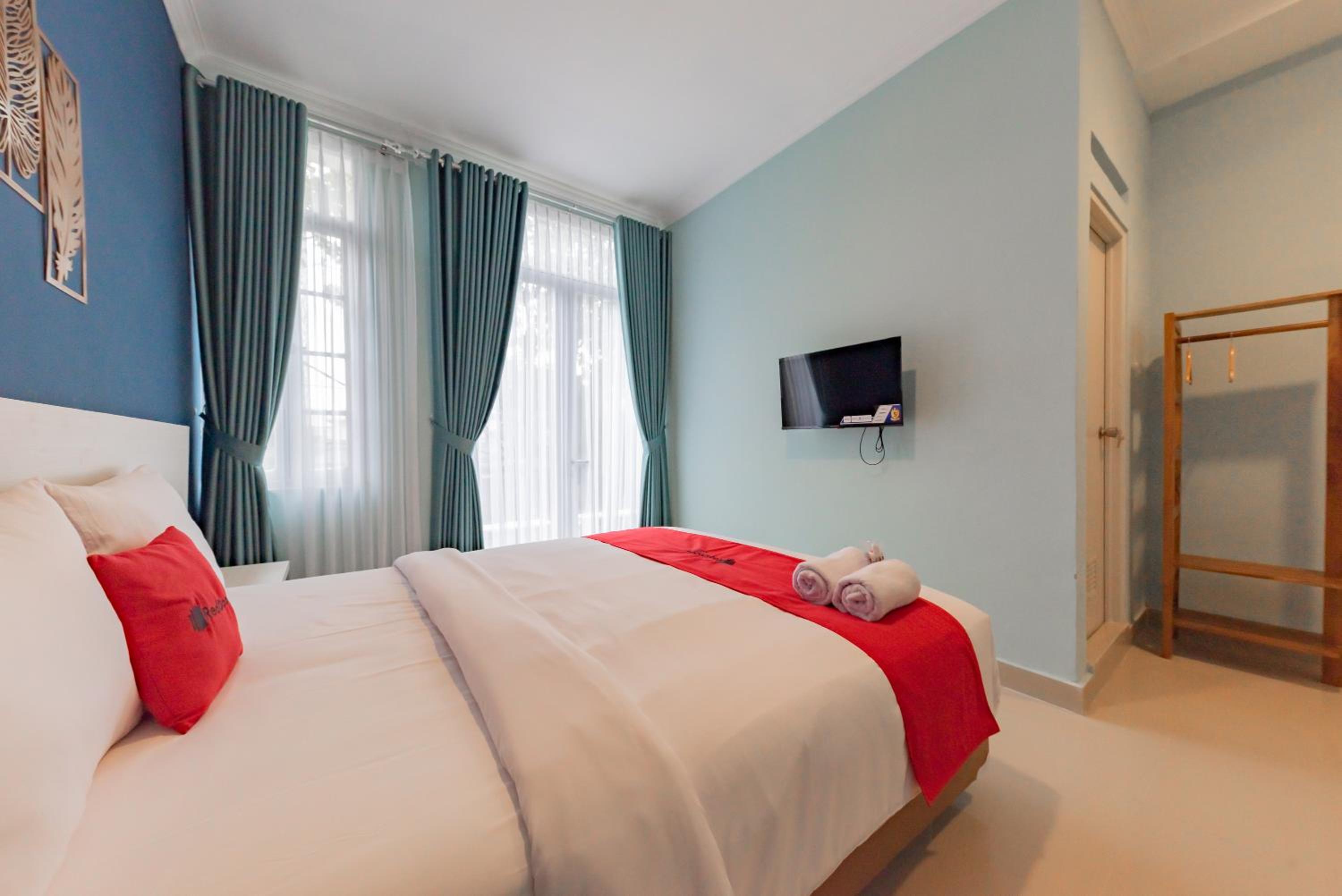 Deluxe Room - Photo 4