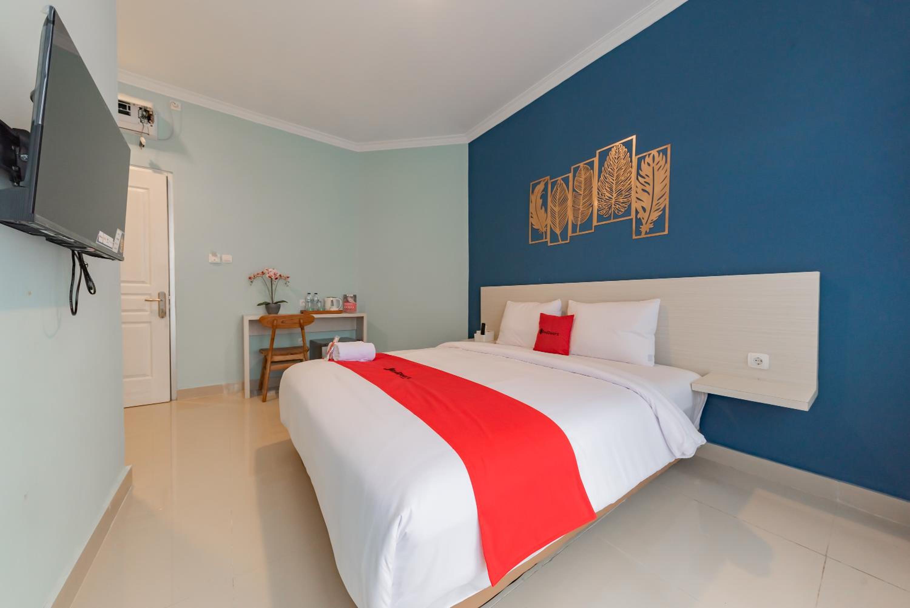 Deluxe Room - Photo 3