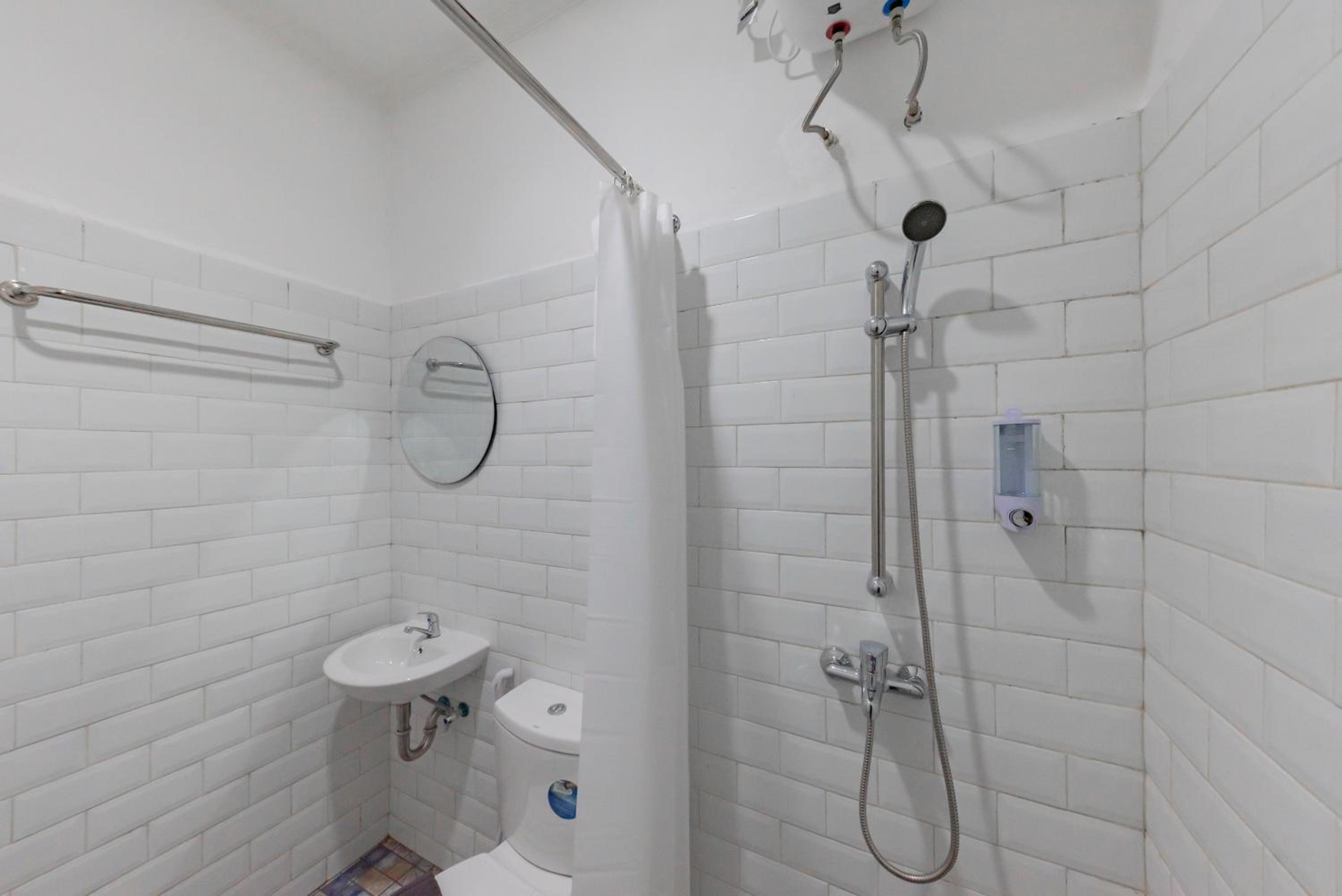 Deluxe Room - Photo 6