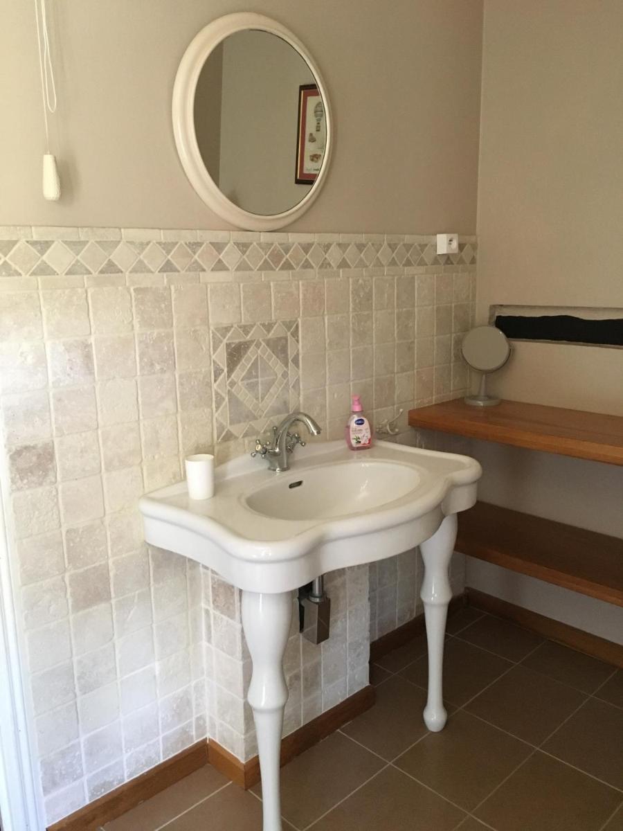 Deluxe Double Room with Bath photo 3