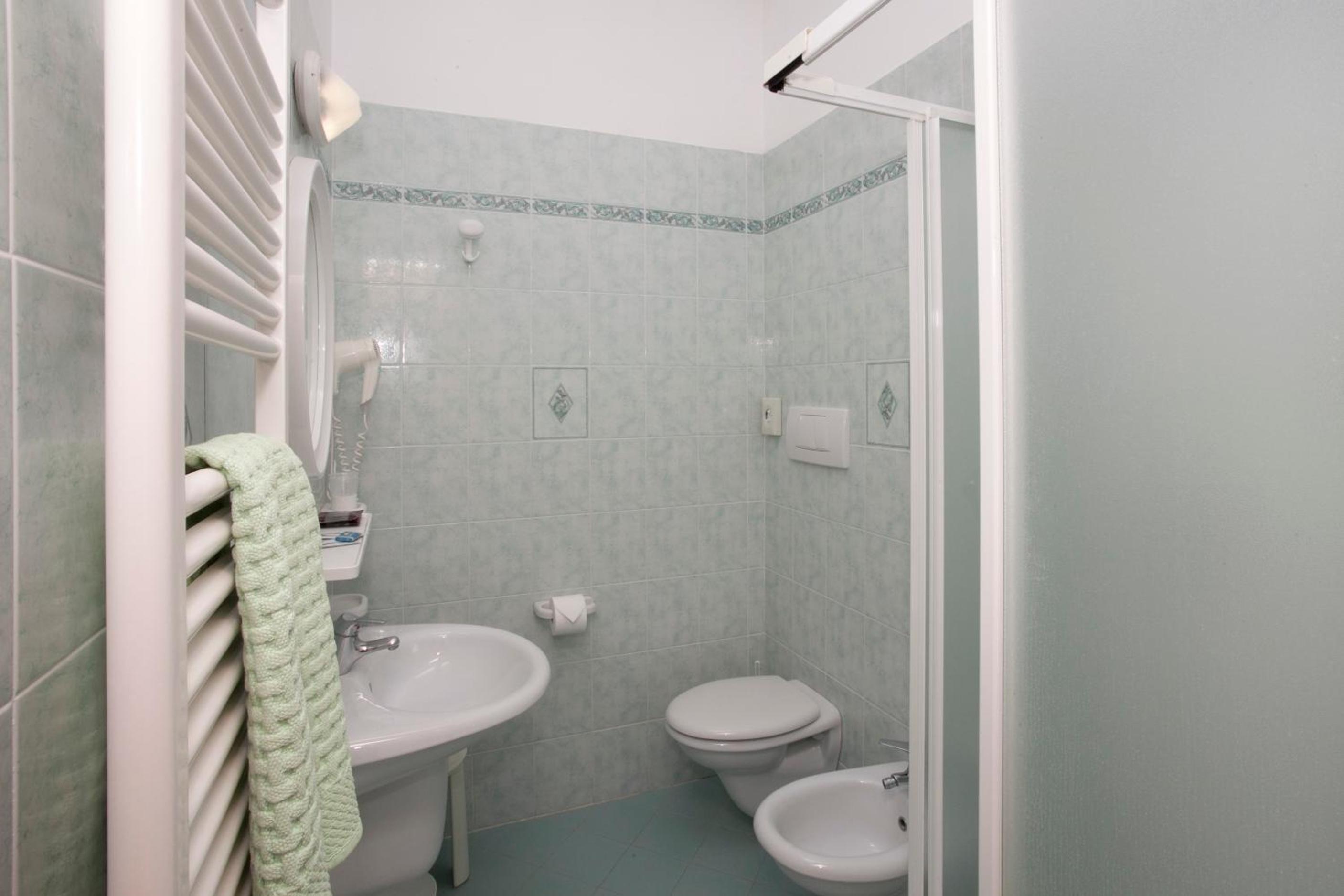 Budget Double Room photo 3