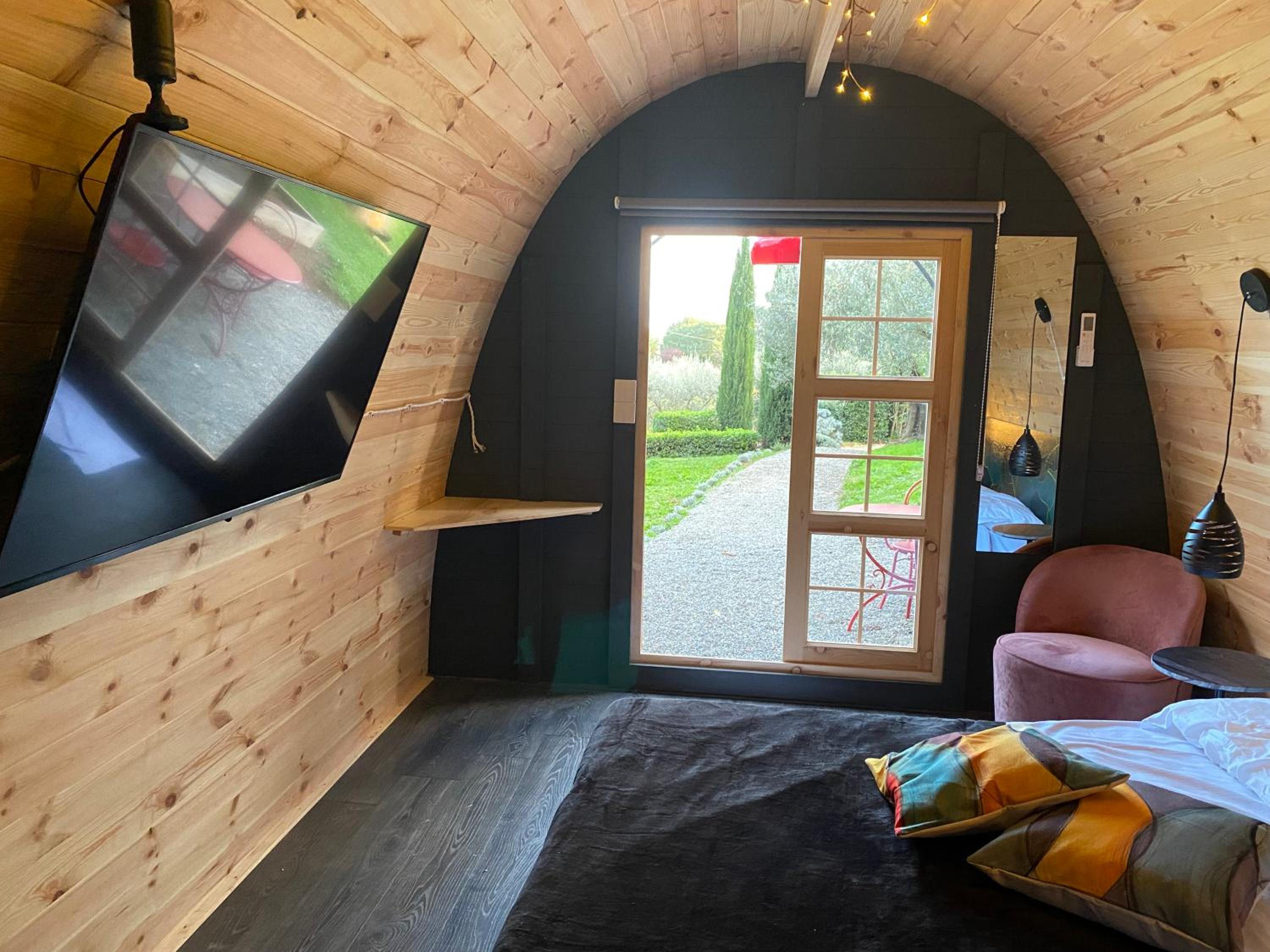 Eco-Suite with Spa Access - Photo 1