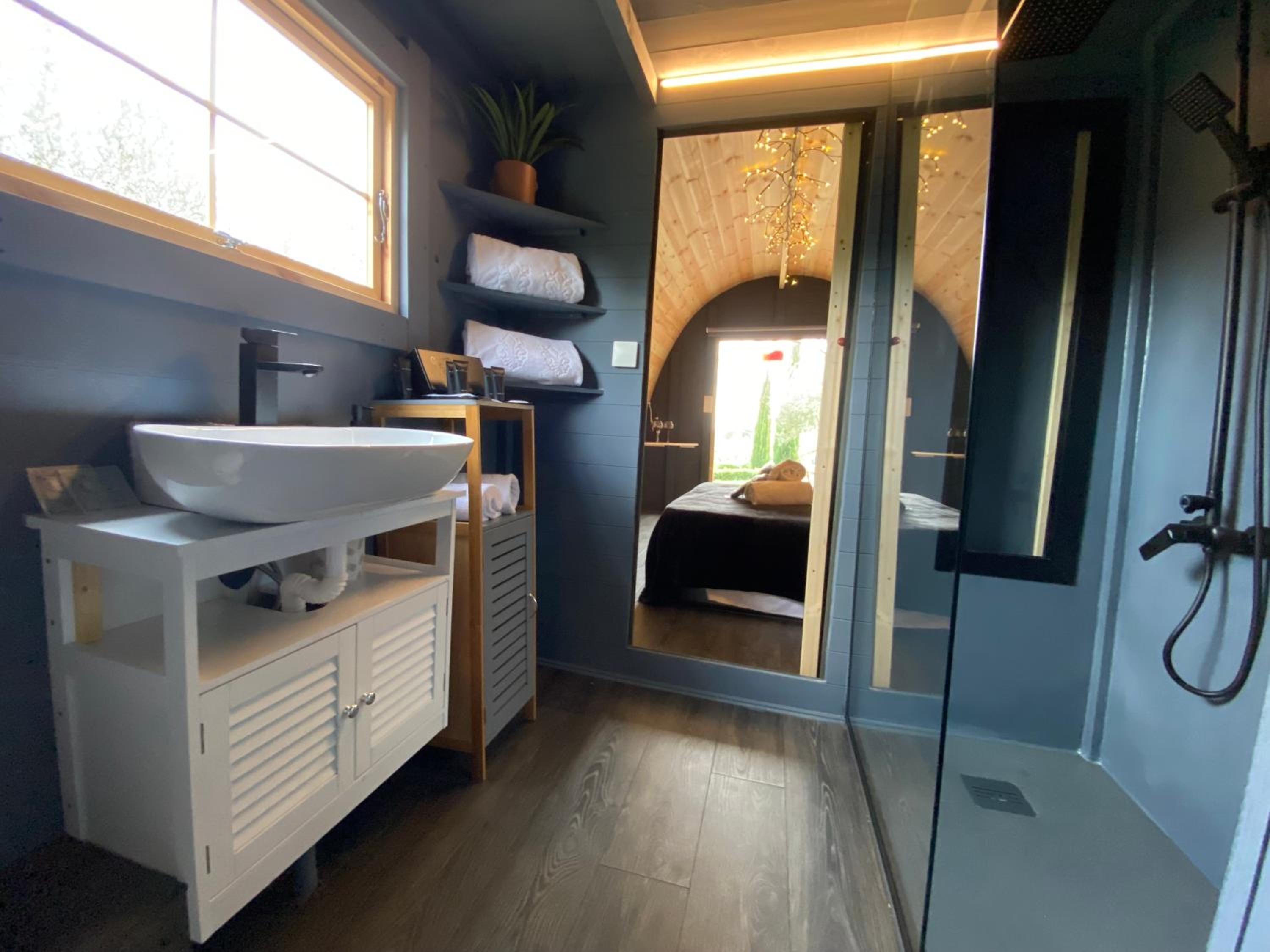 Eco-Suite with Spa Access - Photo 2