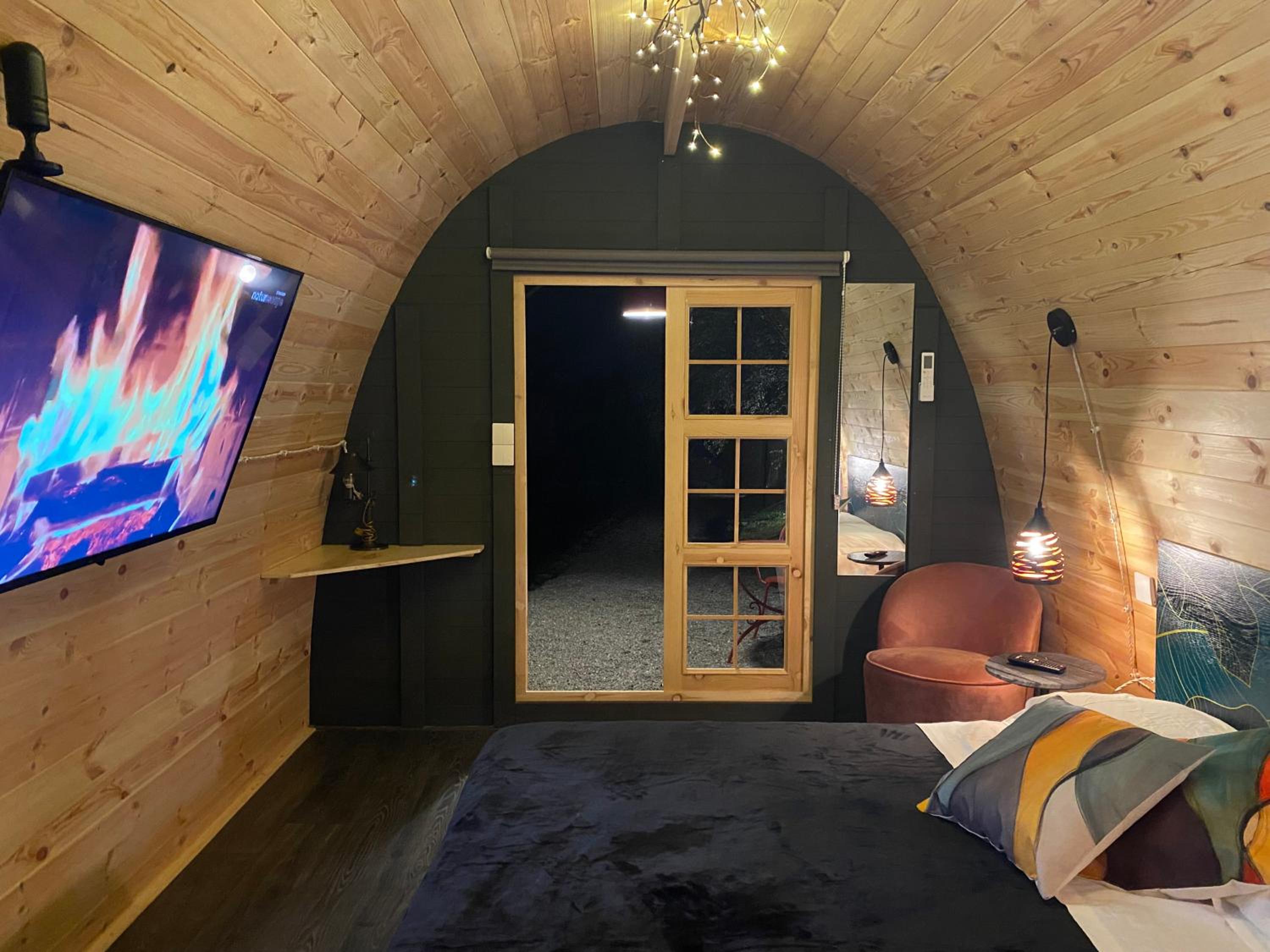 Eco-Suite with Spa Access - Photo 3