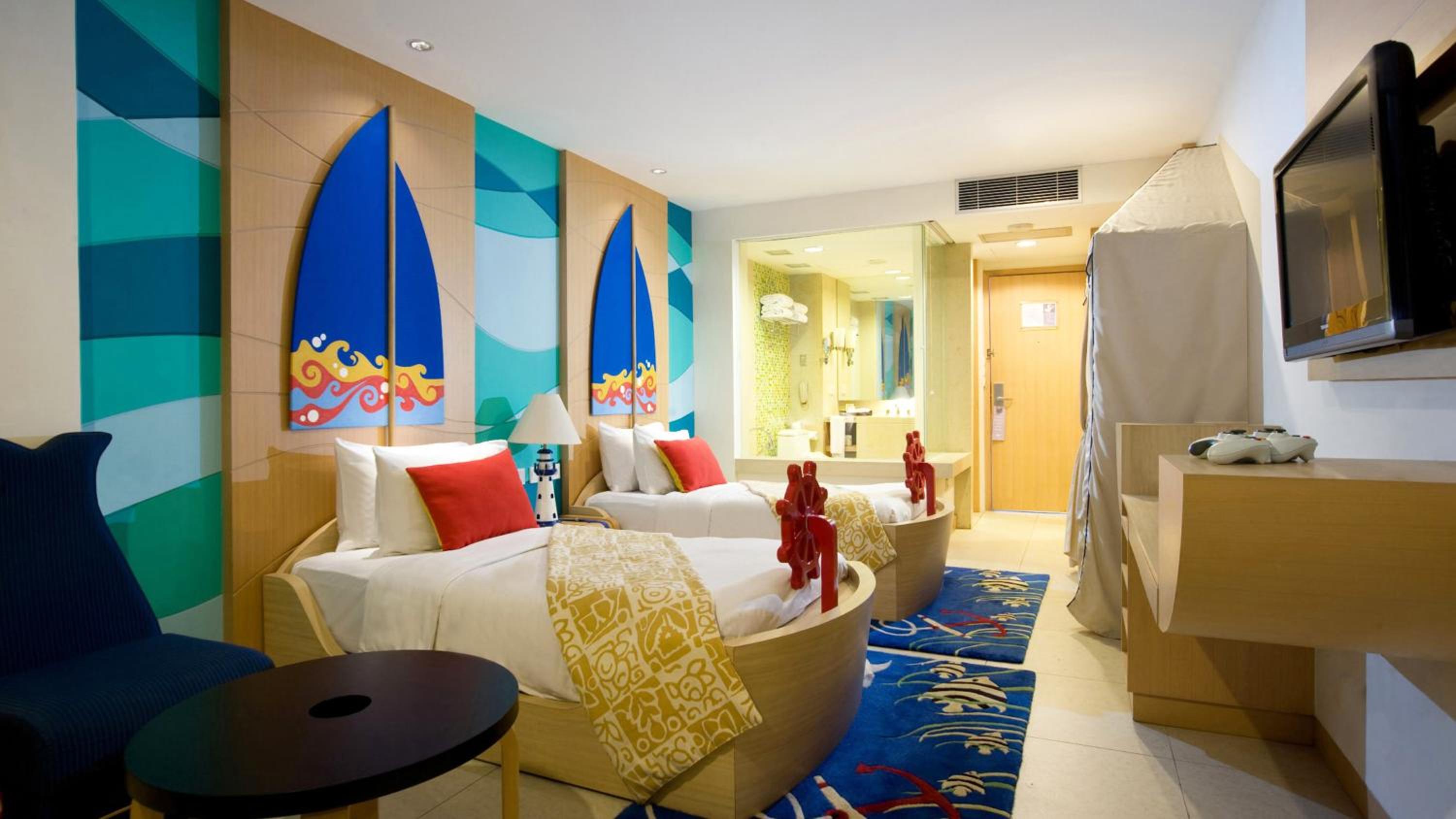 Two-Bedroom Family Suite - Photo 6