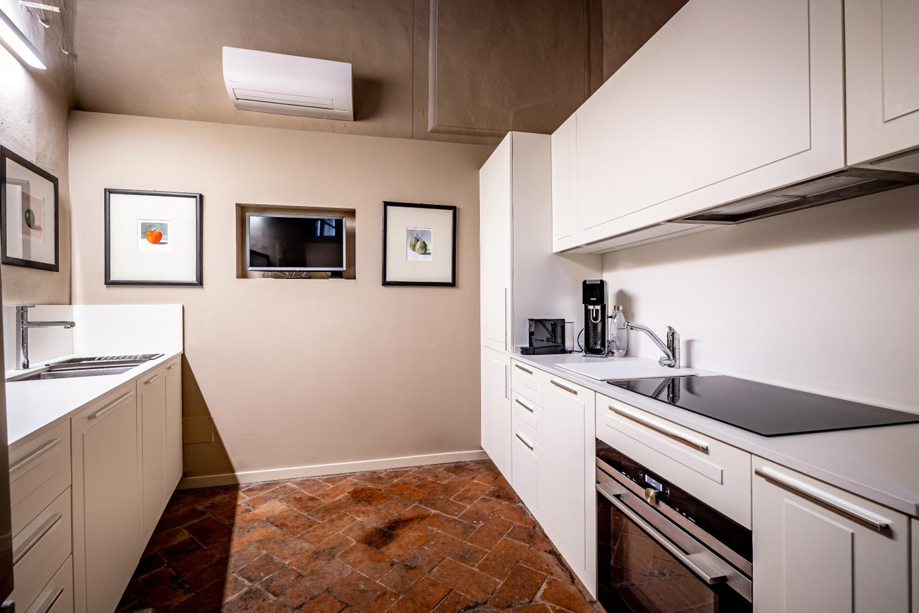 Deluxe Apartment photo 2