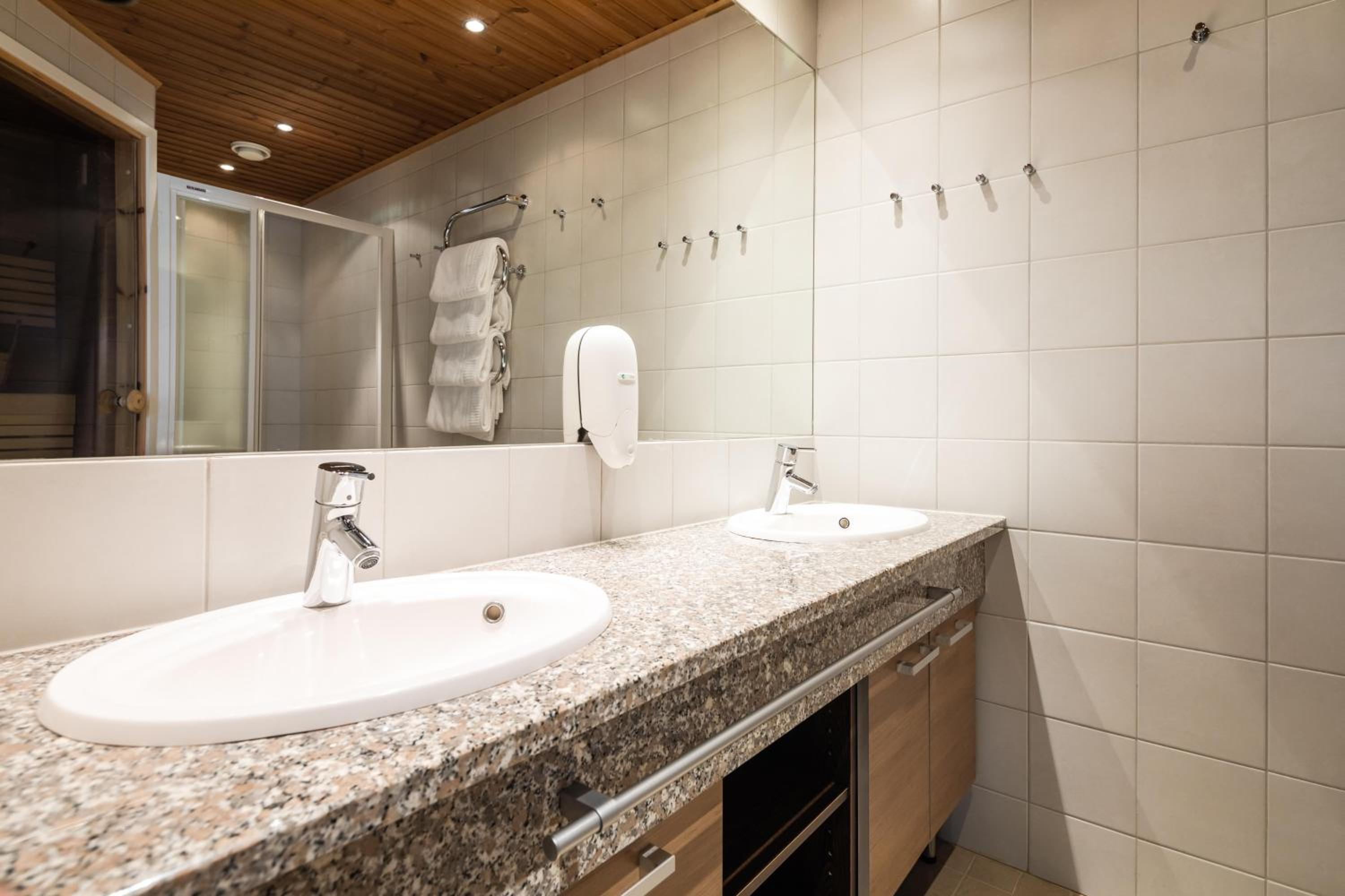 Two-Bedroom Alp Apartment with Sauna - Photo 7