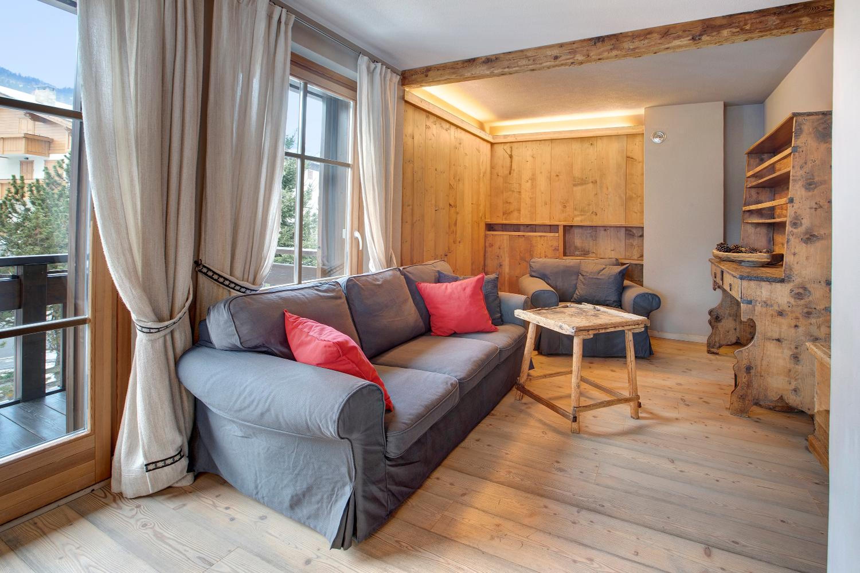 Three-Bedroom Premium Apartment with Balcony