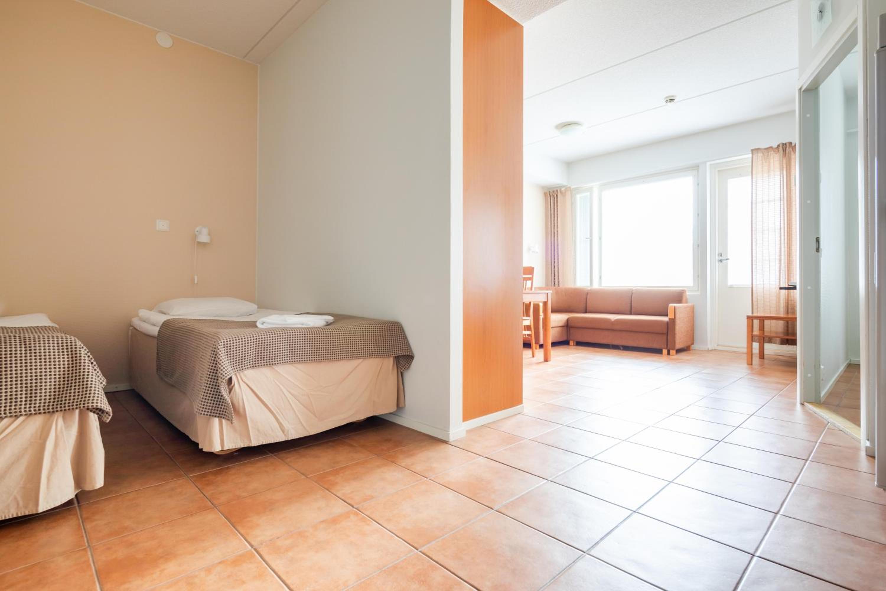 One-Bedroom Holiday Home with Sleeping Alcove and Sauna - Photo 4
