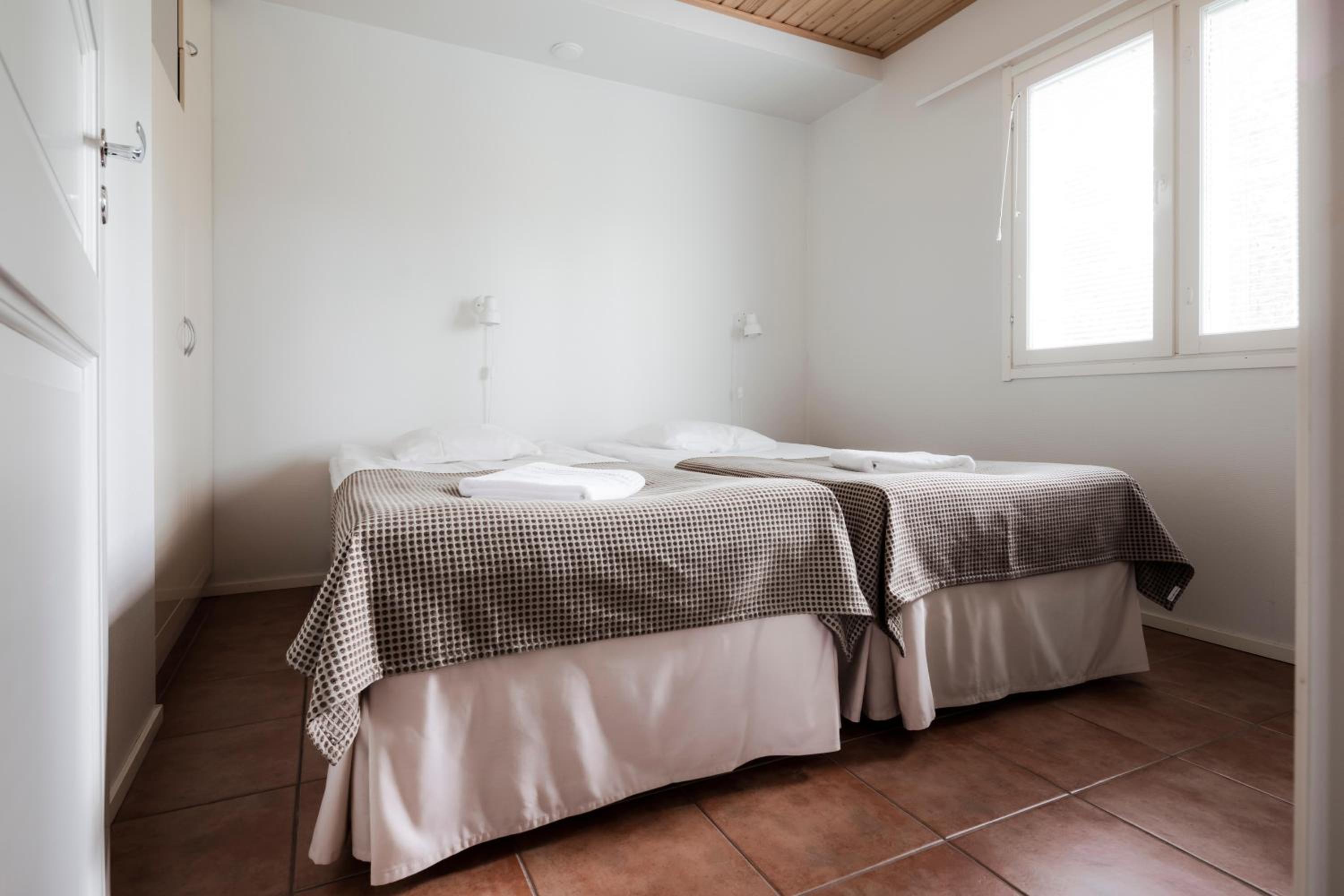 Two-Bedroom Holiday Home with Sleeping Loft and Sauna - Photo 7