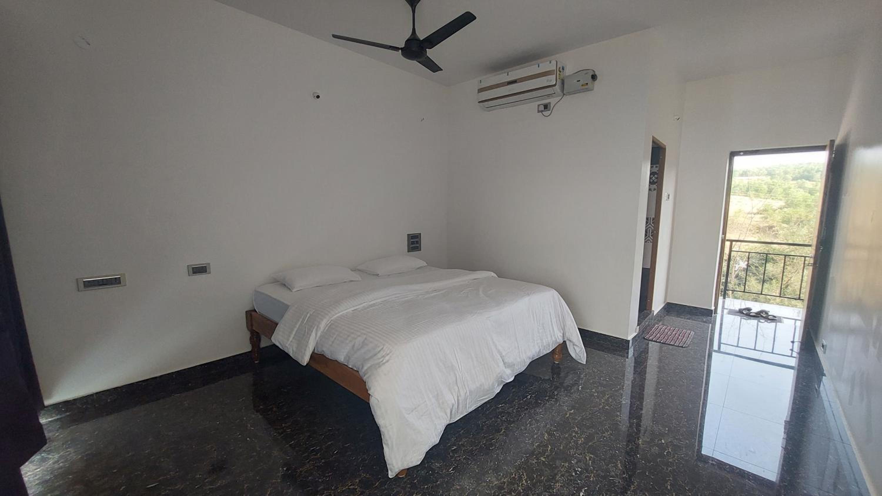 King Room with Sea View - Photo 1