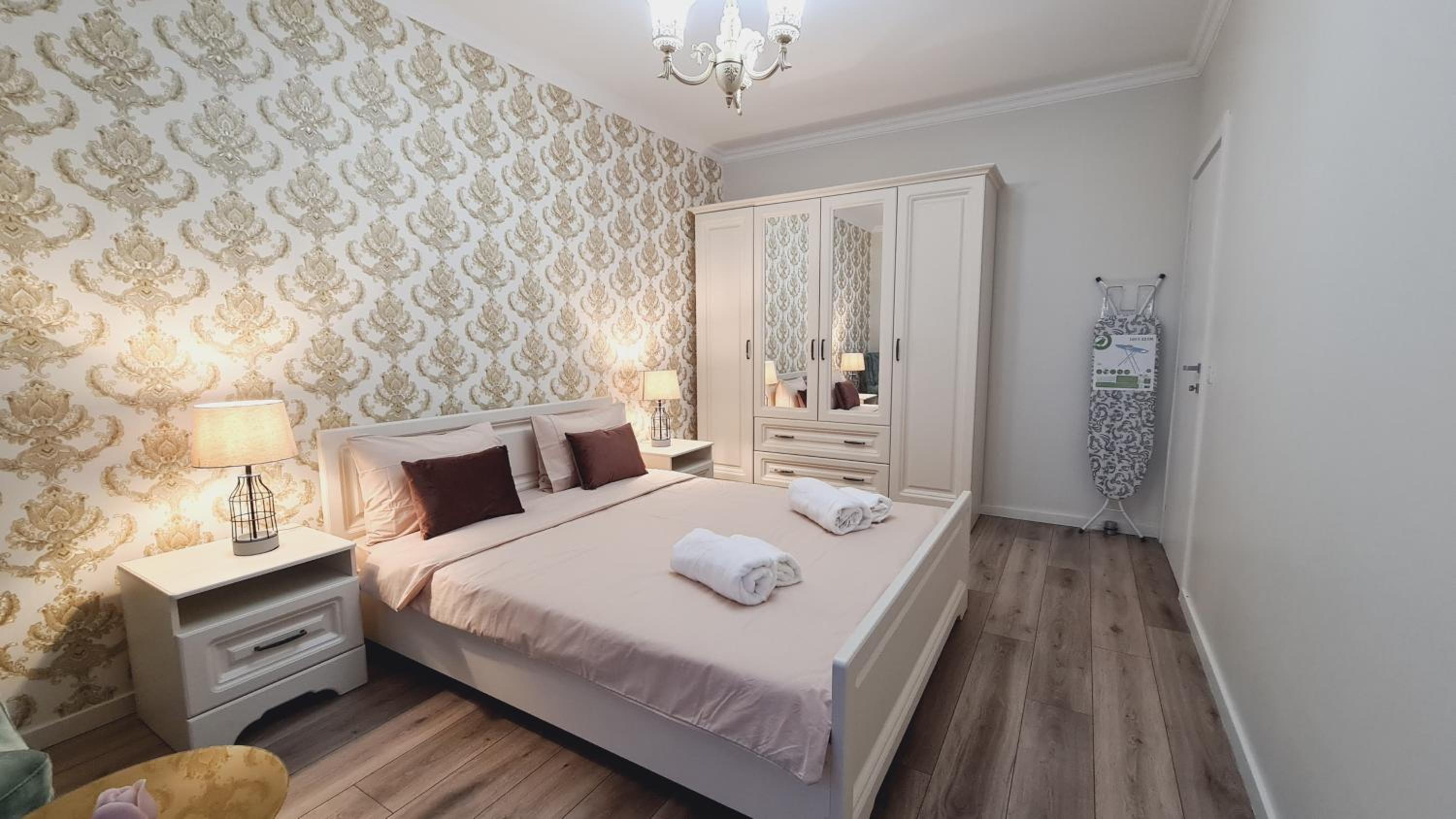Two-Bedroom Apartment - Photo 40