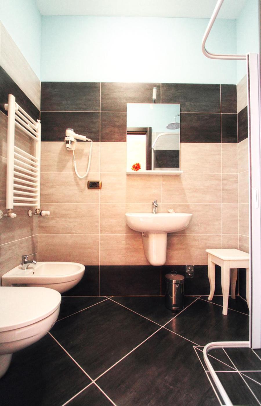 Single Room with Private Bathroom photo 3