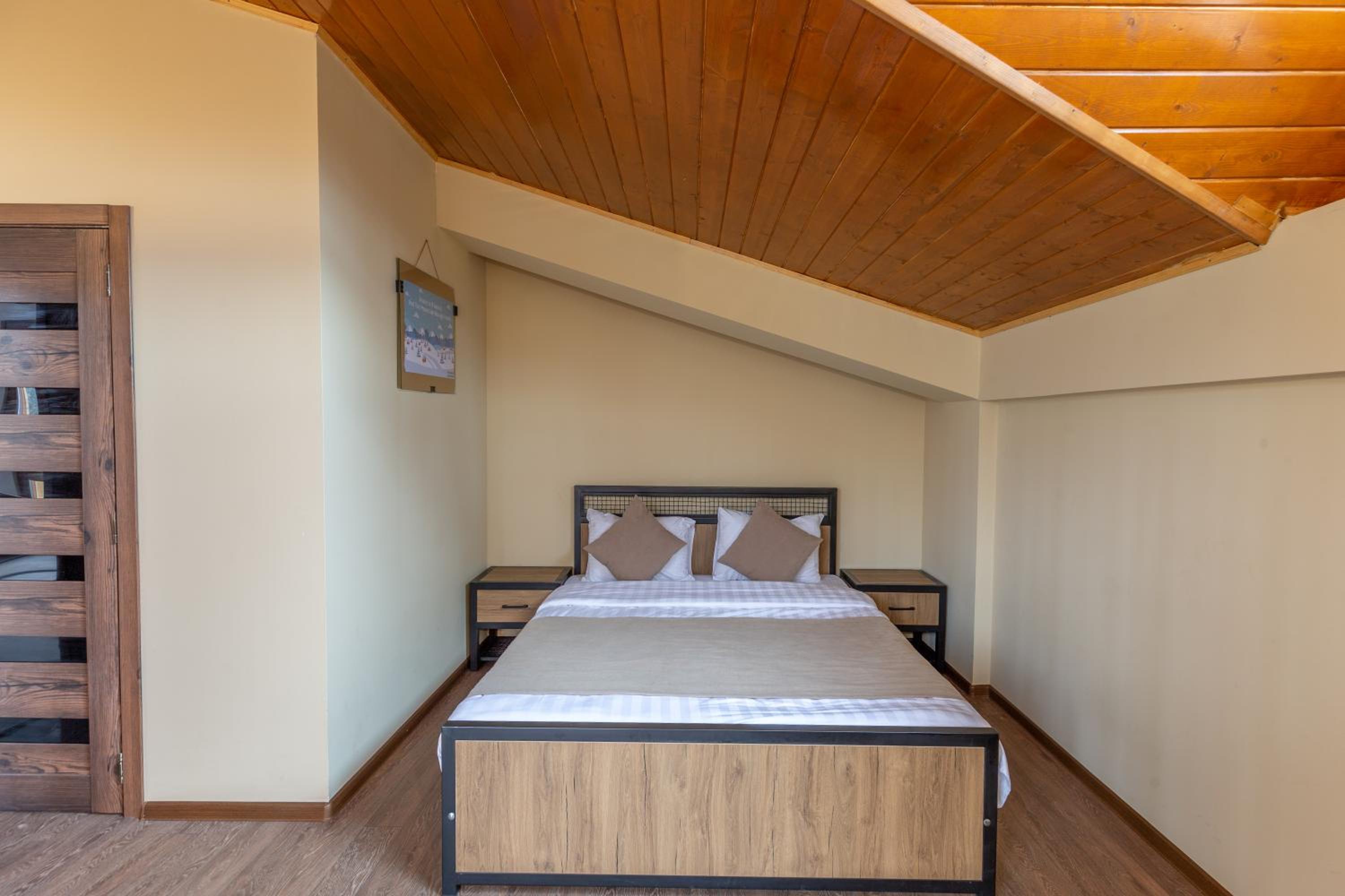 Deluxe Double Room - Photo 2