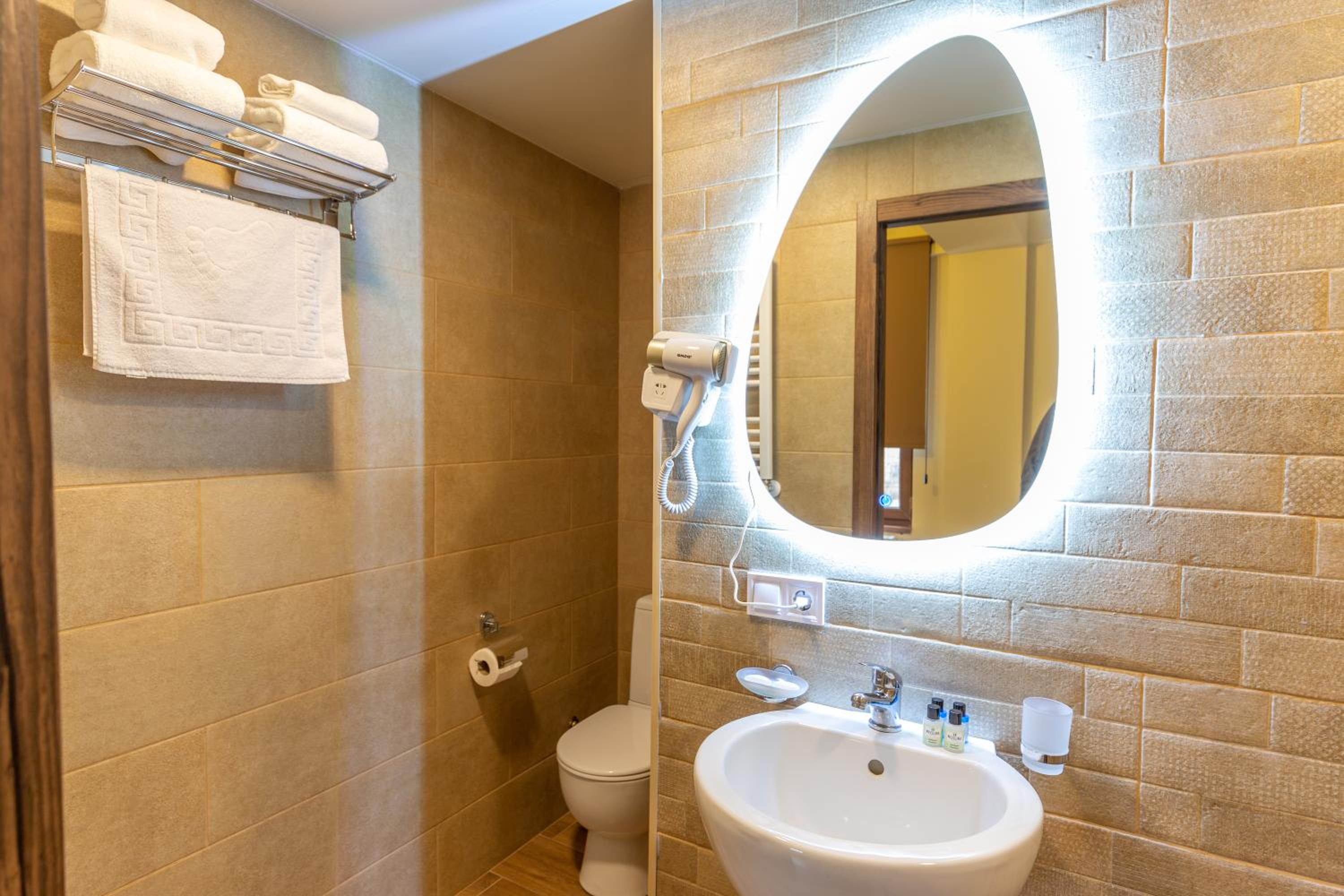 Deluxe Double Room - Photo 3