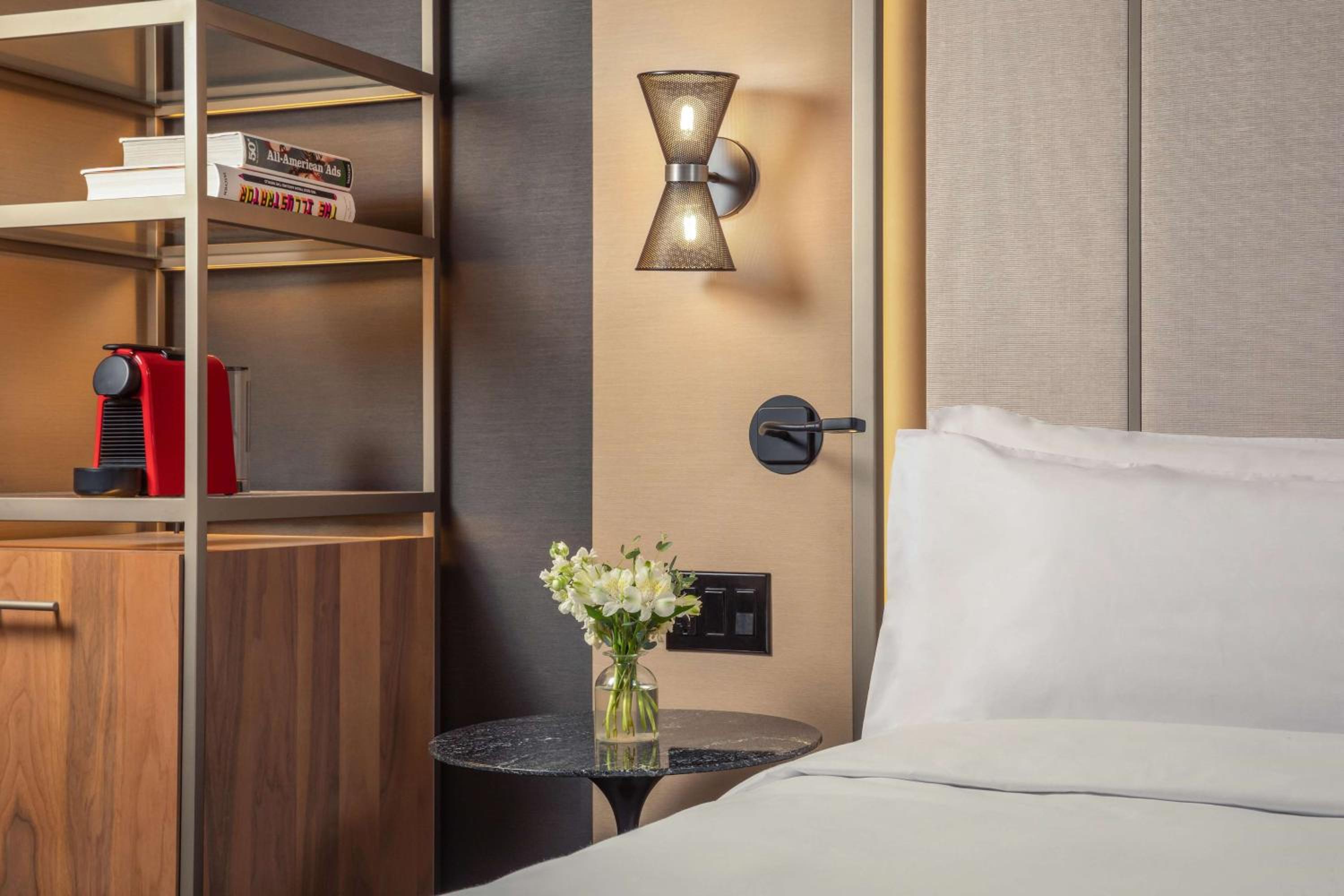 Deluxe Double Or Twin Room With View