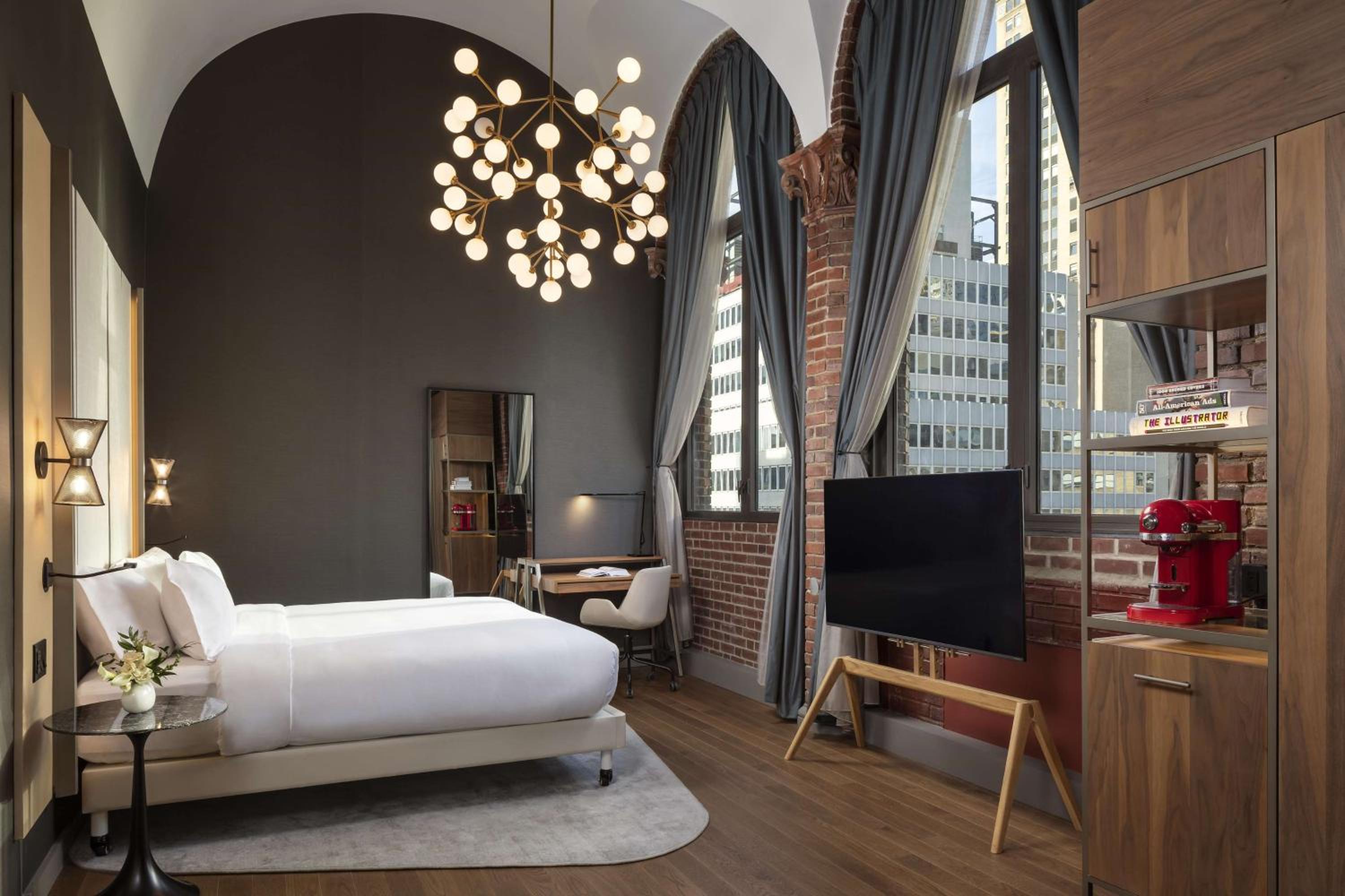 Penthouse Park Av. Jr. Suite with Terrace