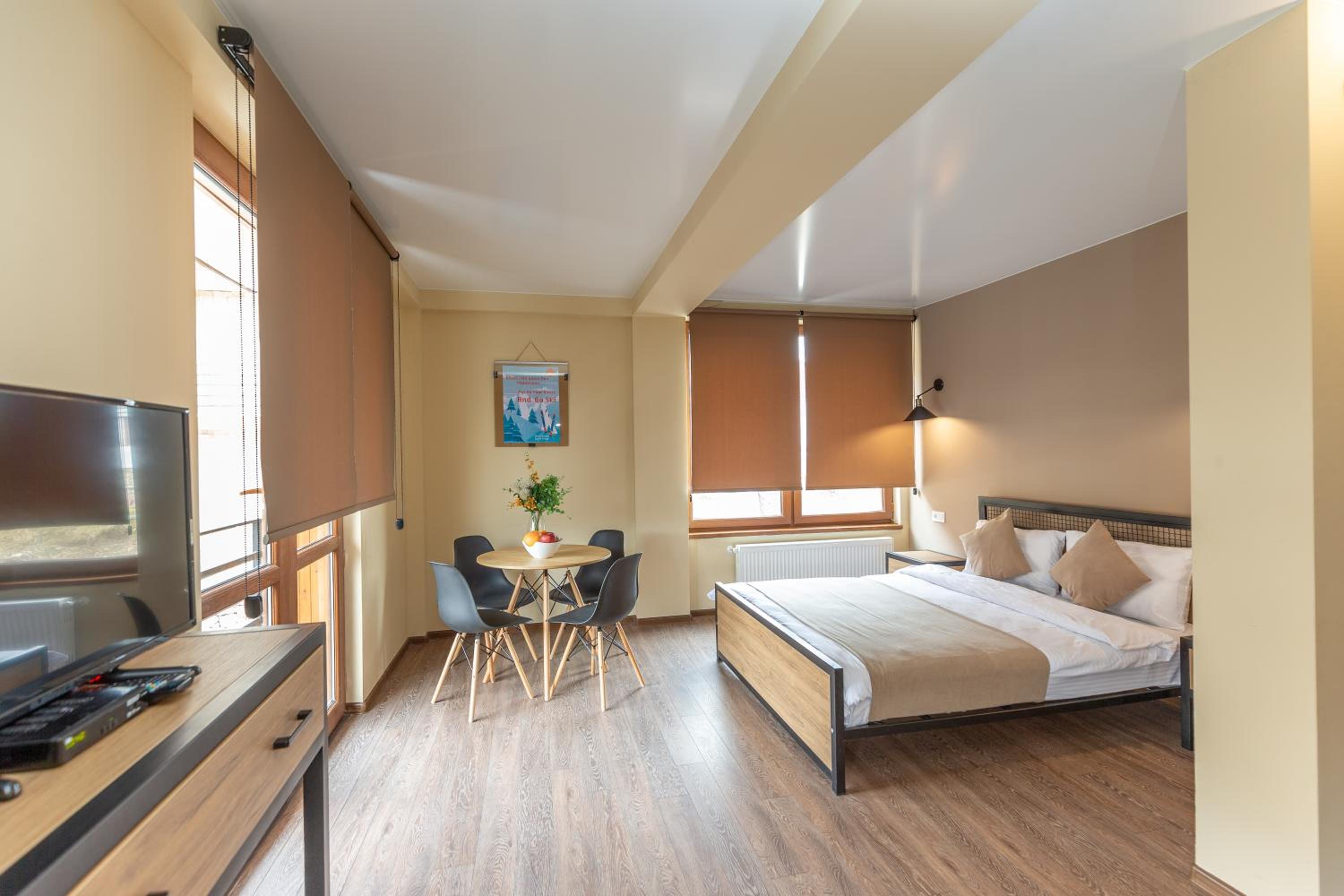 Deluxe Family Room - Photo 1