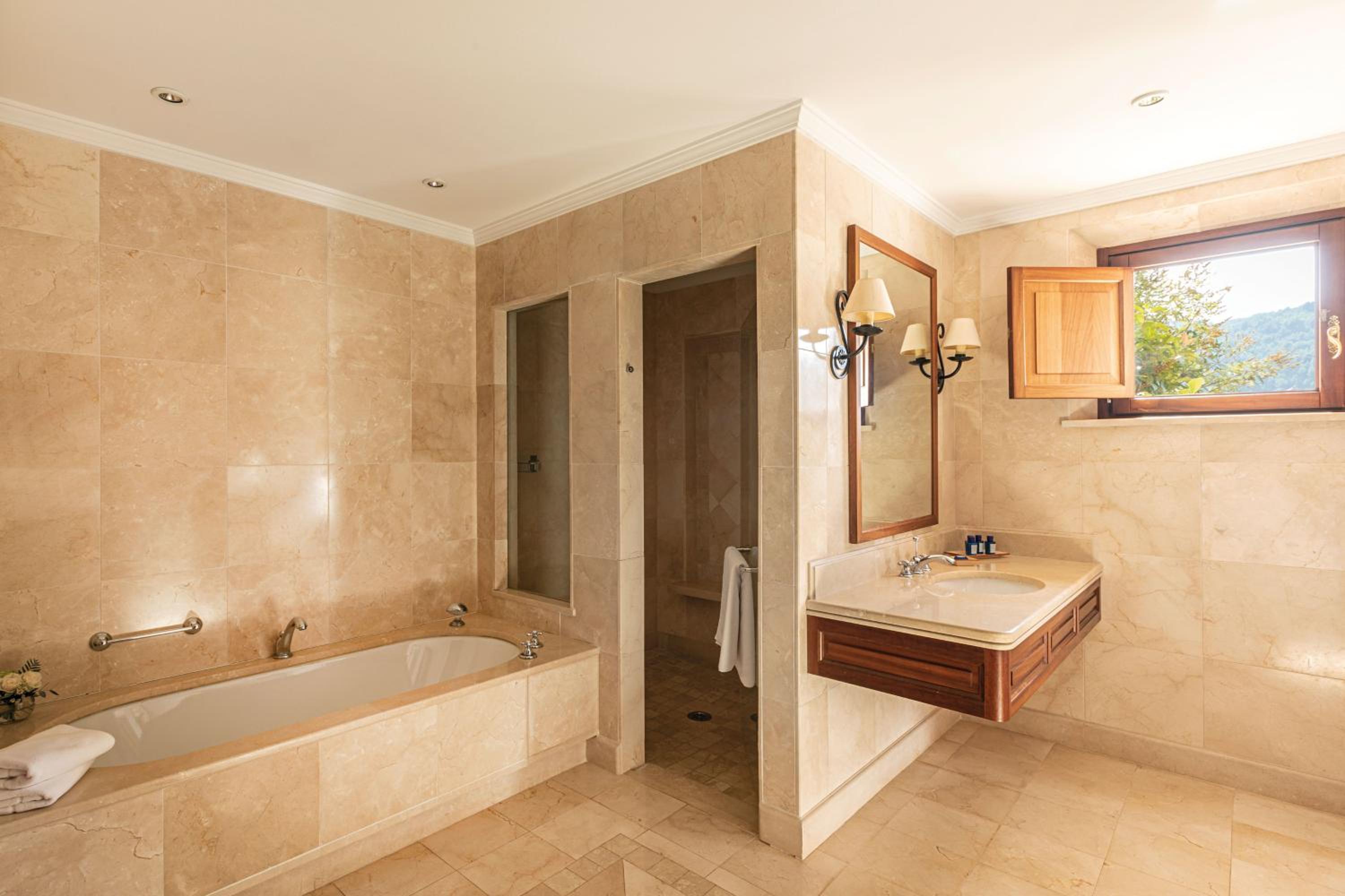 Executive Junior Suite photo 2