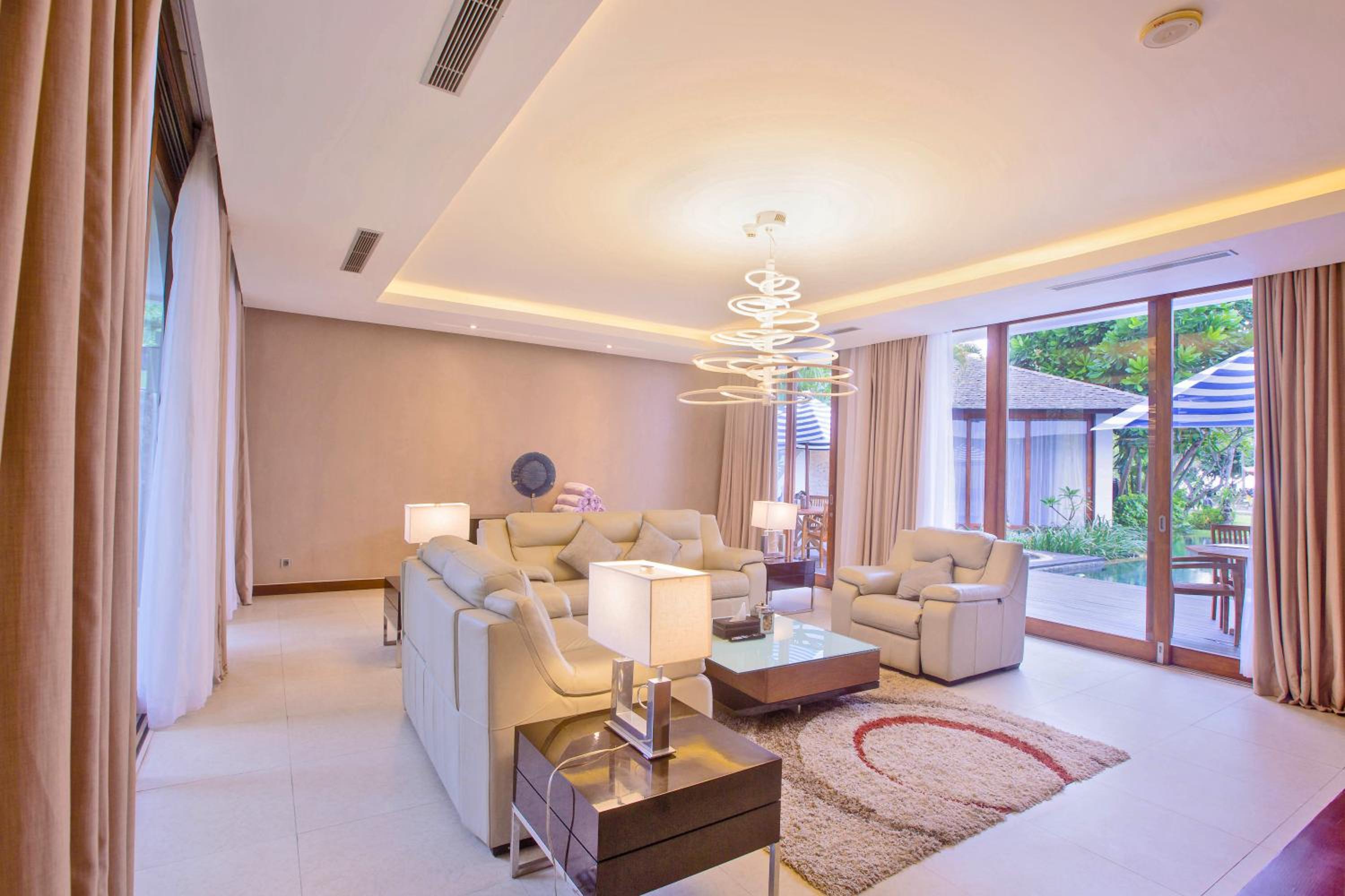 Four-Bedroom Beachfront Villa with Private Pool and Exclusive Benefit - Photo 2