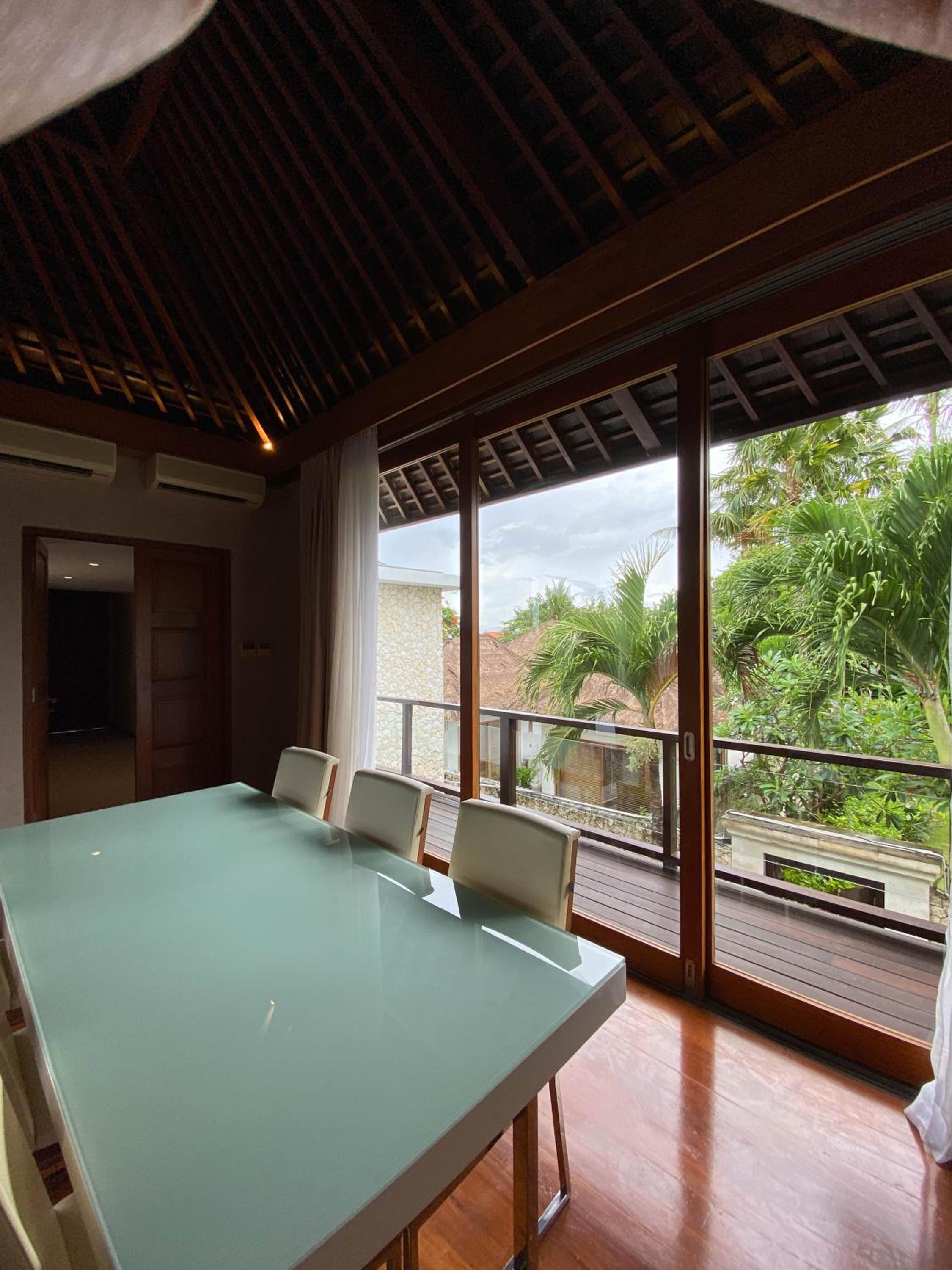 Four-Bedroom Beachfront Villa with Private Pool and Exclusive Benefit - Photo 16