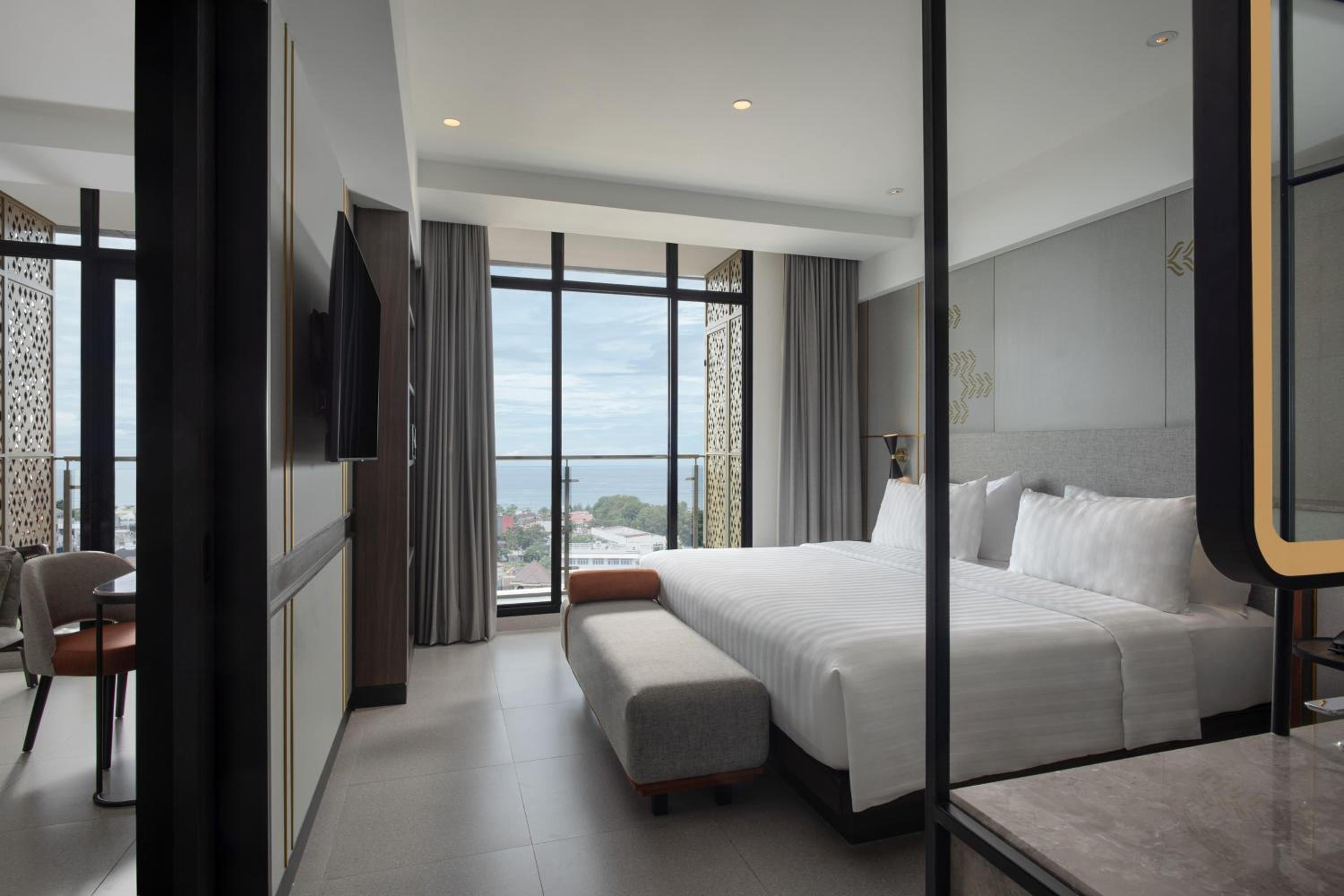 Santika Suite Room King
