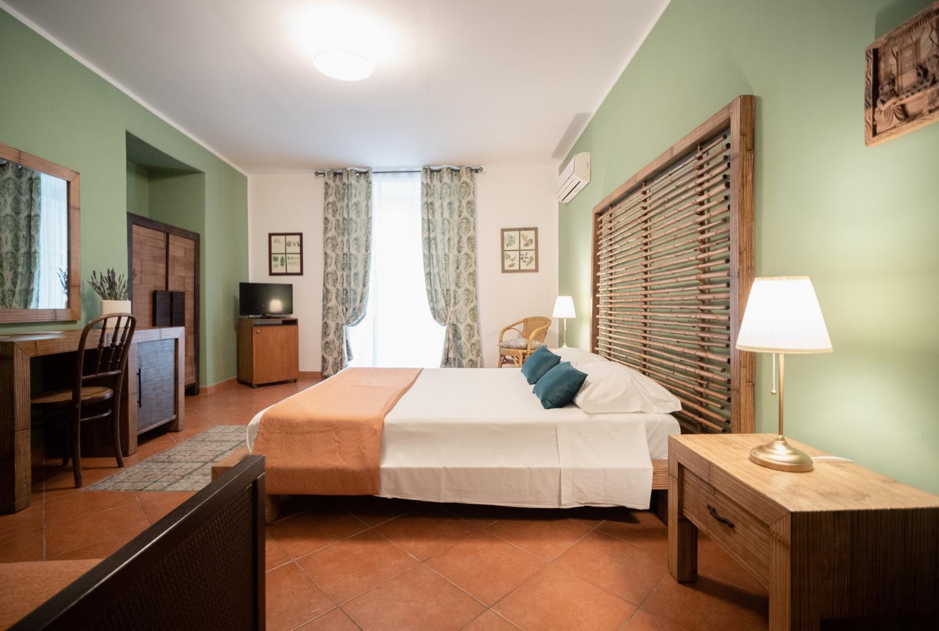 Classic Quadruple Room photo 2