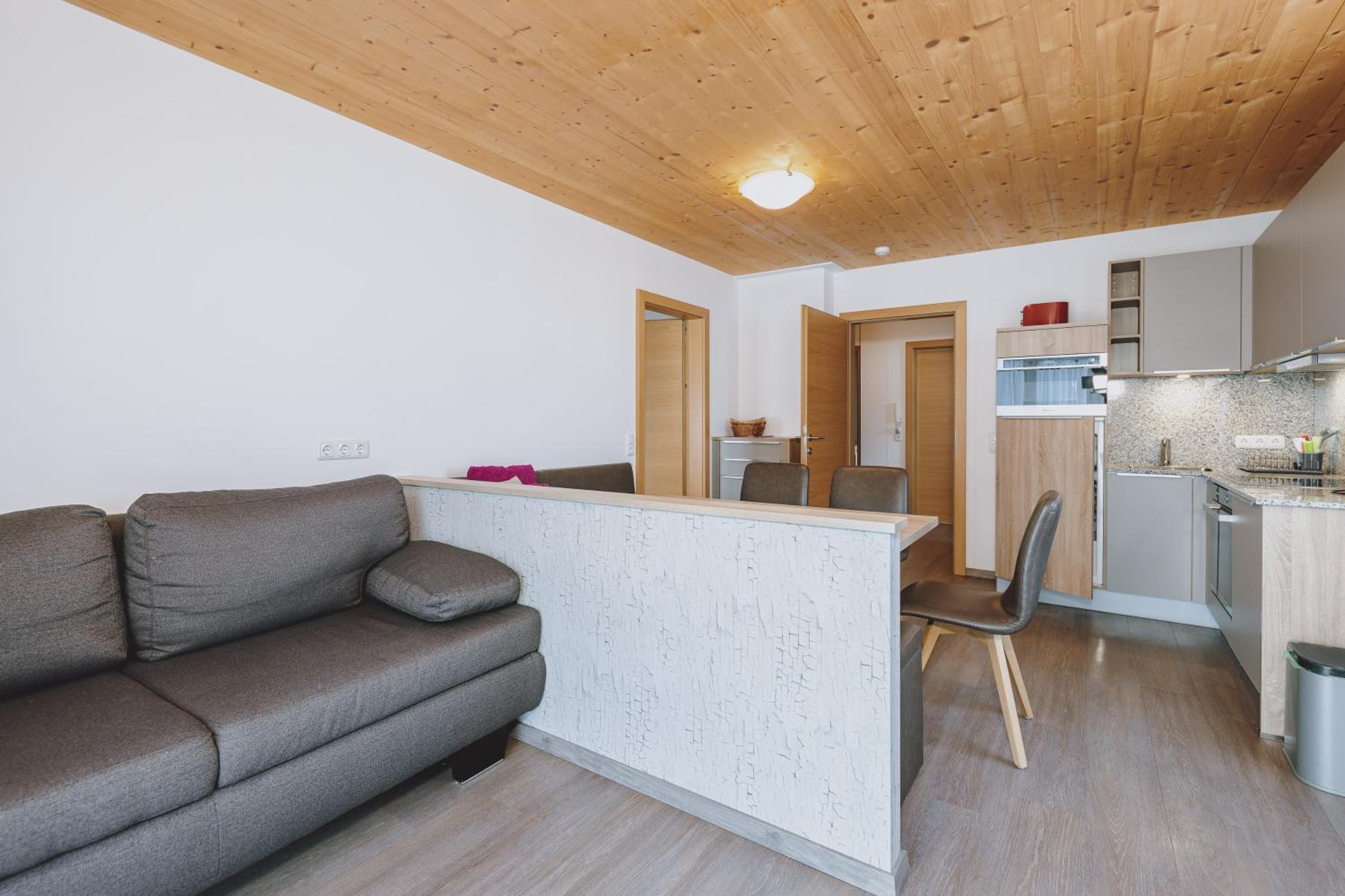 Two-Bedroom Apartment with Balcony and Mountain View