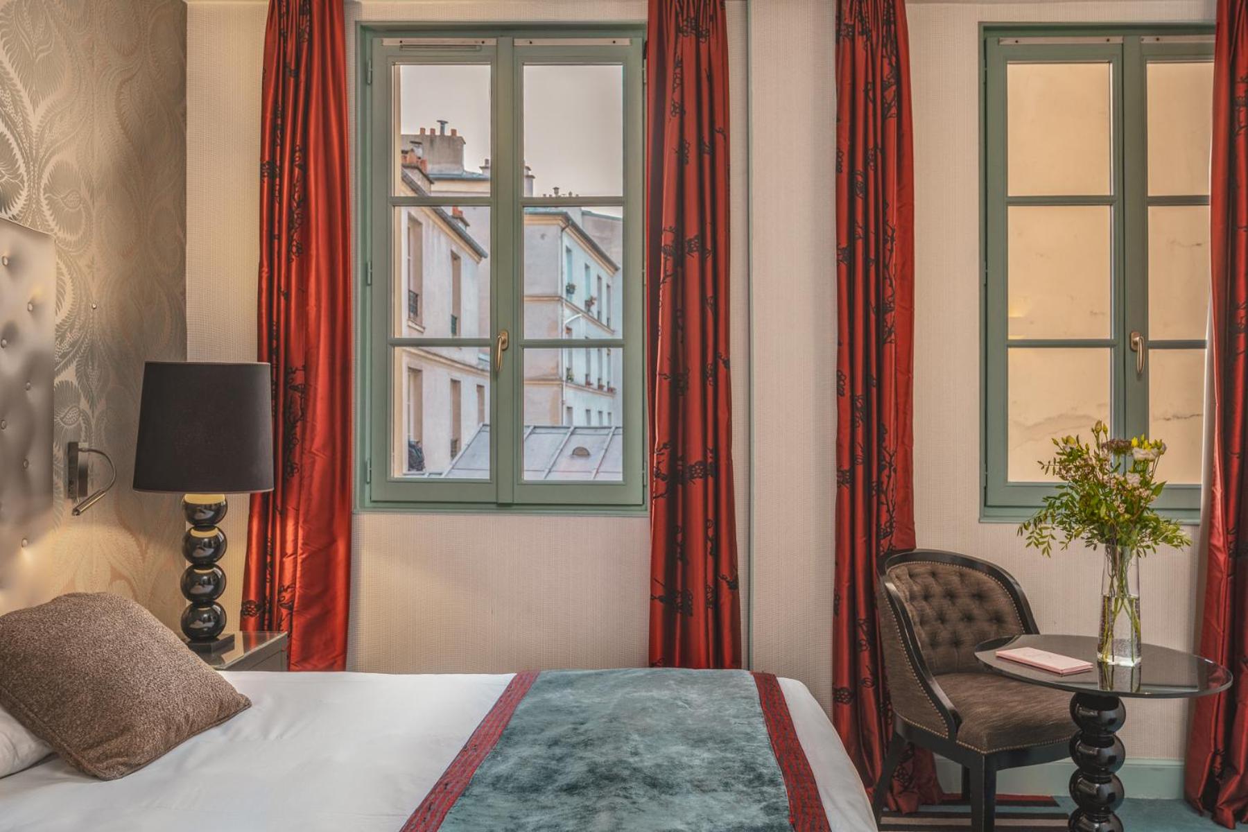 Superior Double Room thumbnail 6