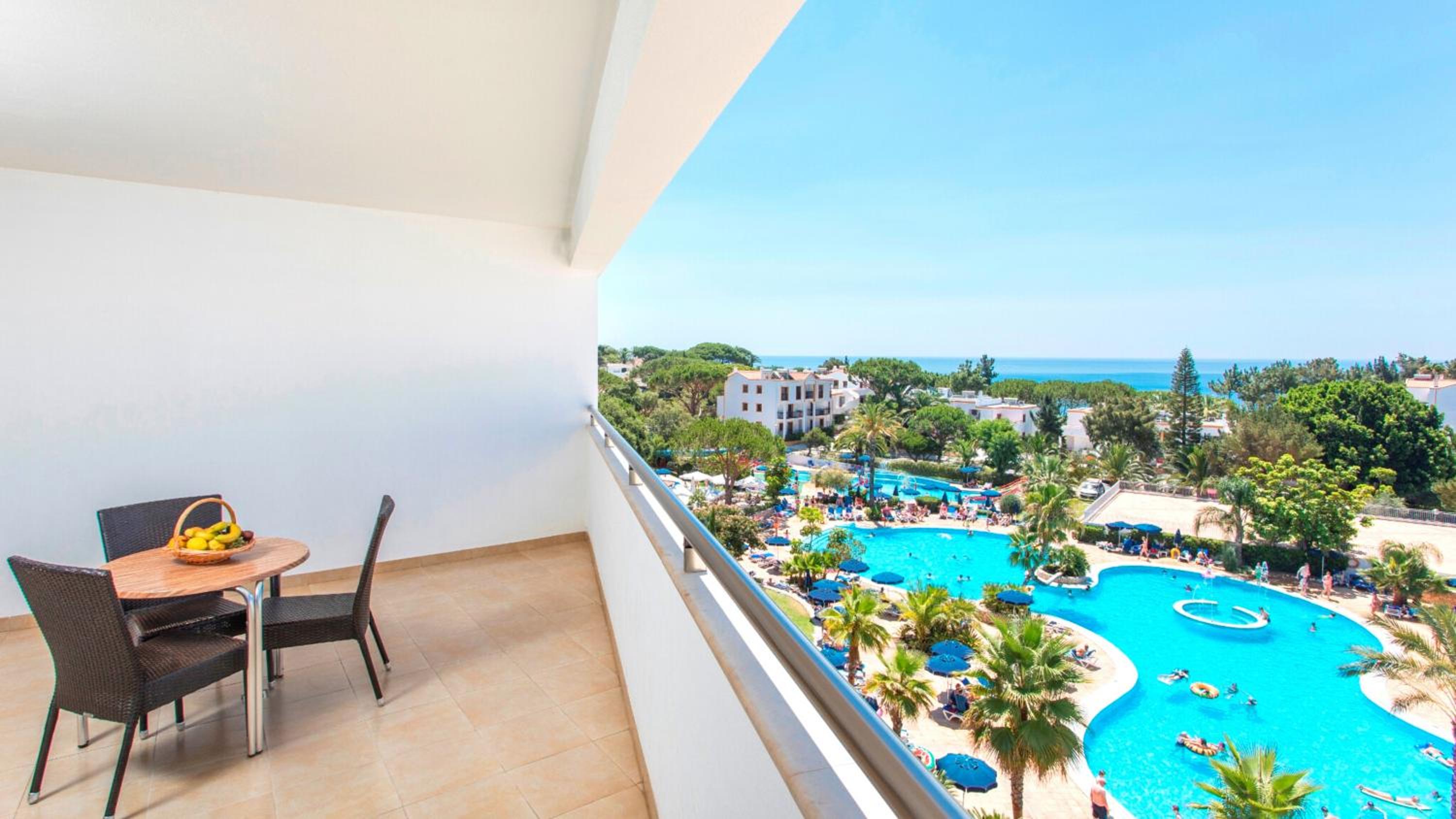 One-Bedroom Apartment with Sea View - Photo 2