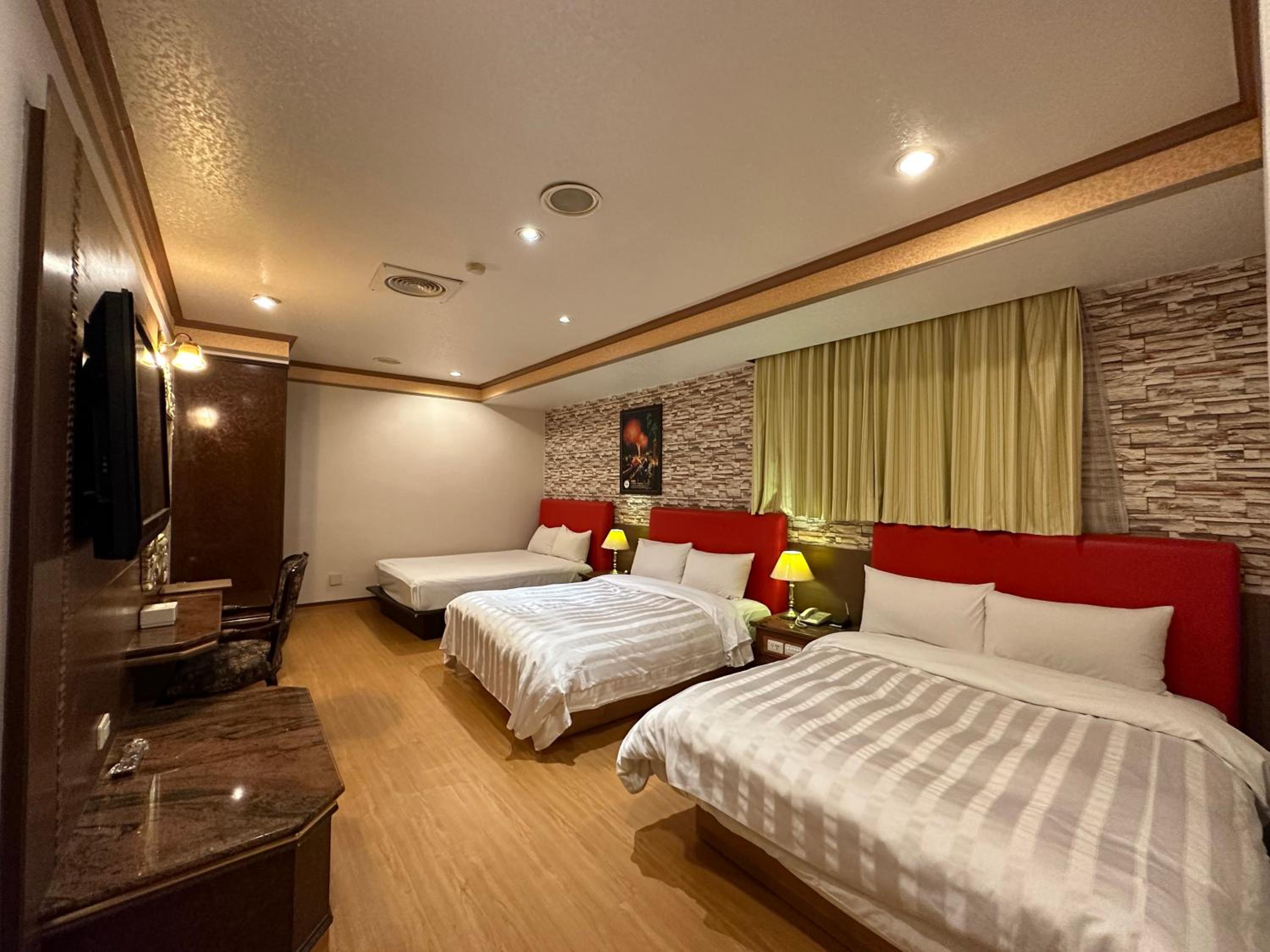 Sextuple Room
