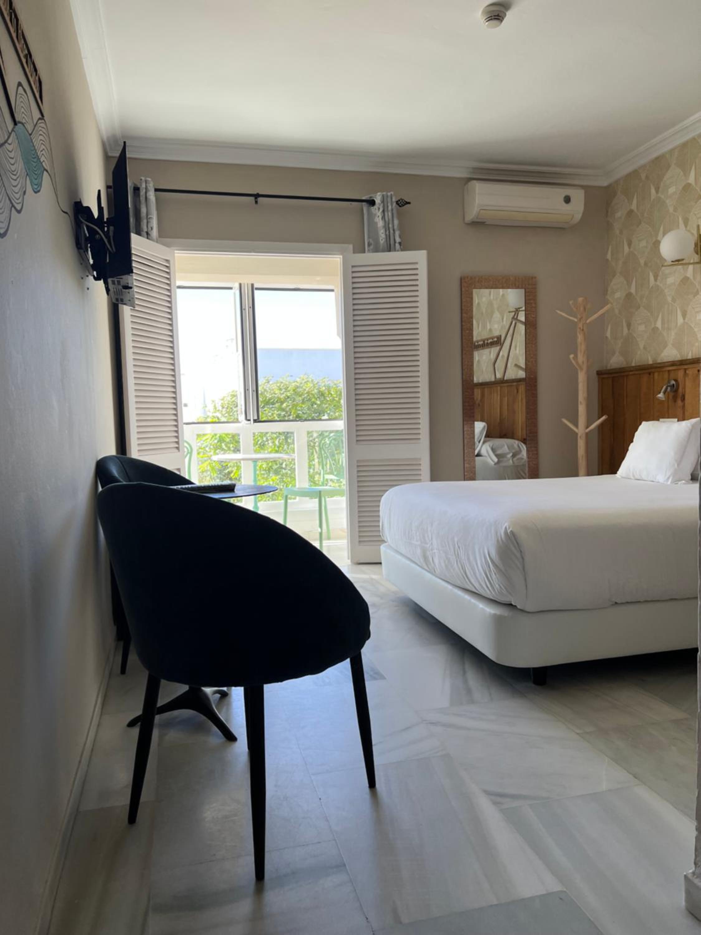 Double or Twin Room with Views photo 3