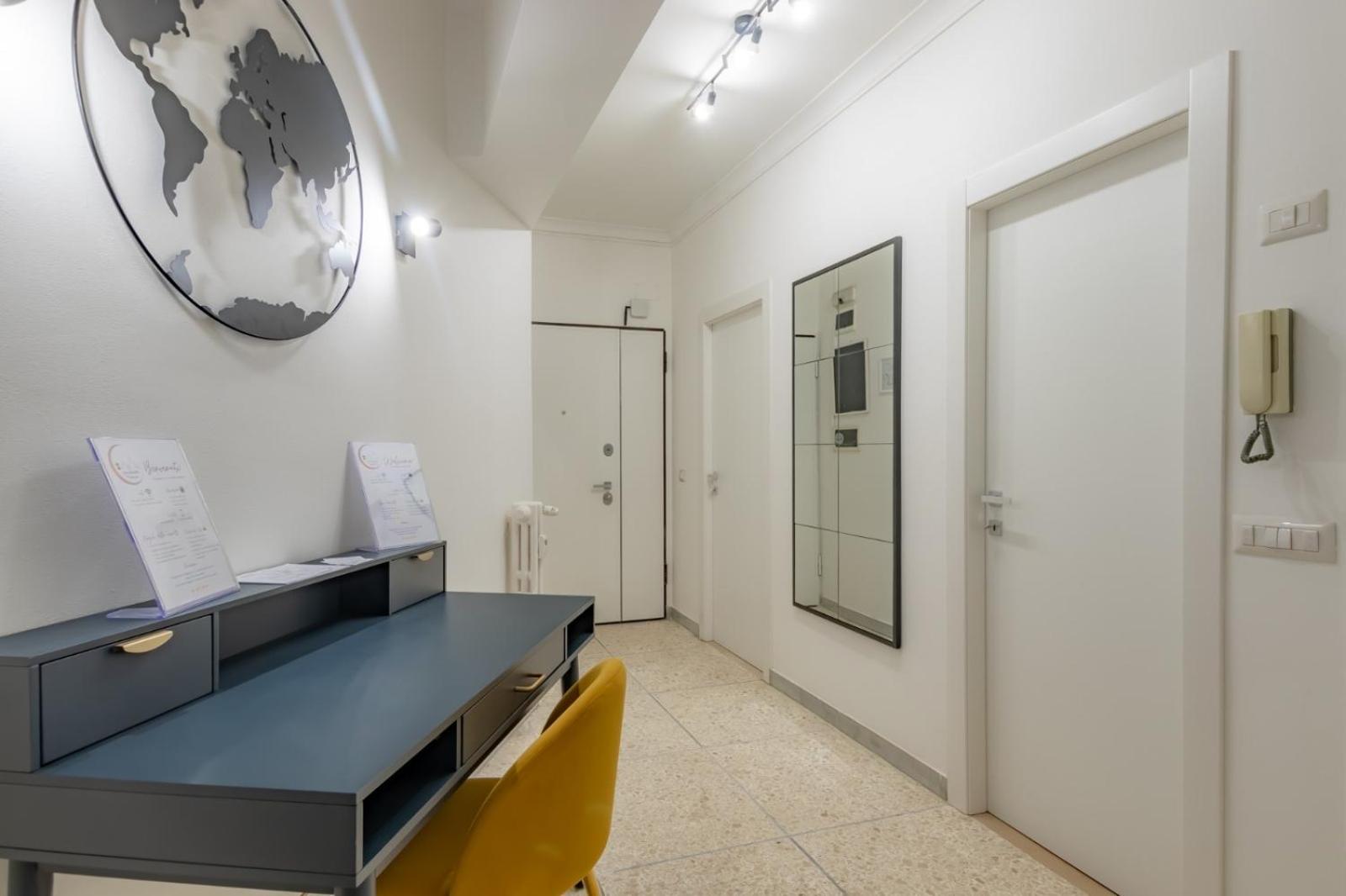 One-Bedroom Apartment photo 2